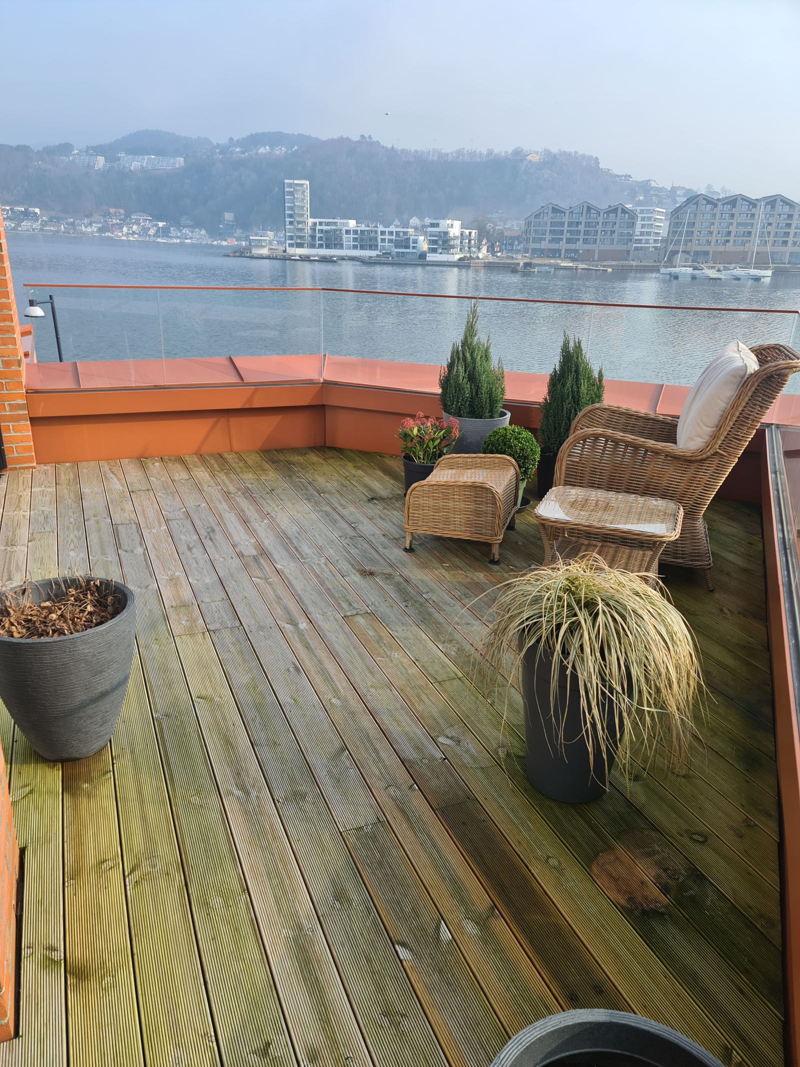 Light and airy 2 bed apartment