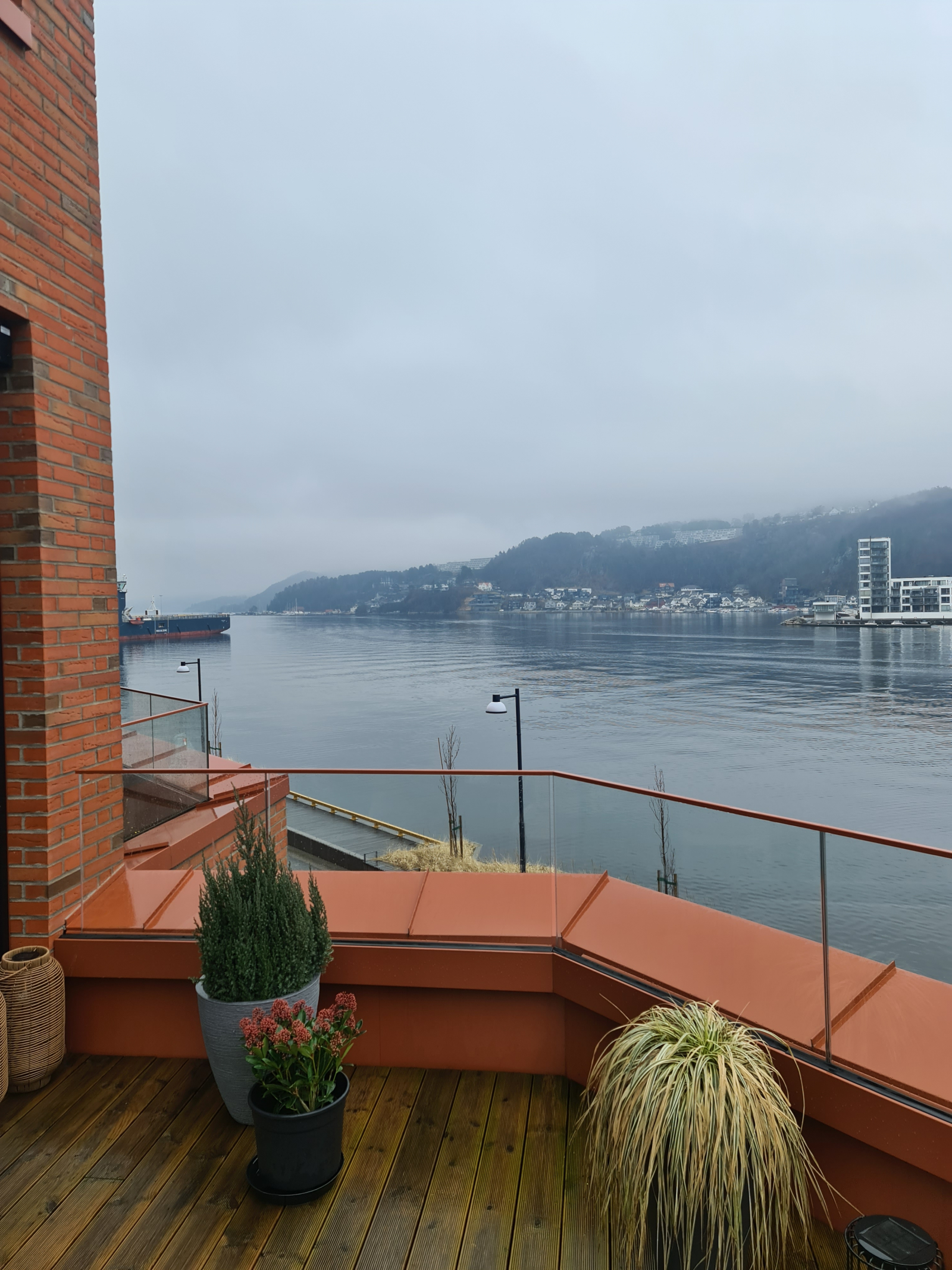 Light and airy 2 bed apartment