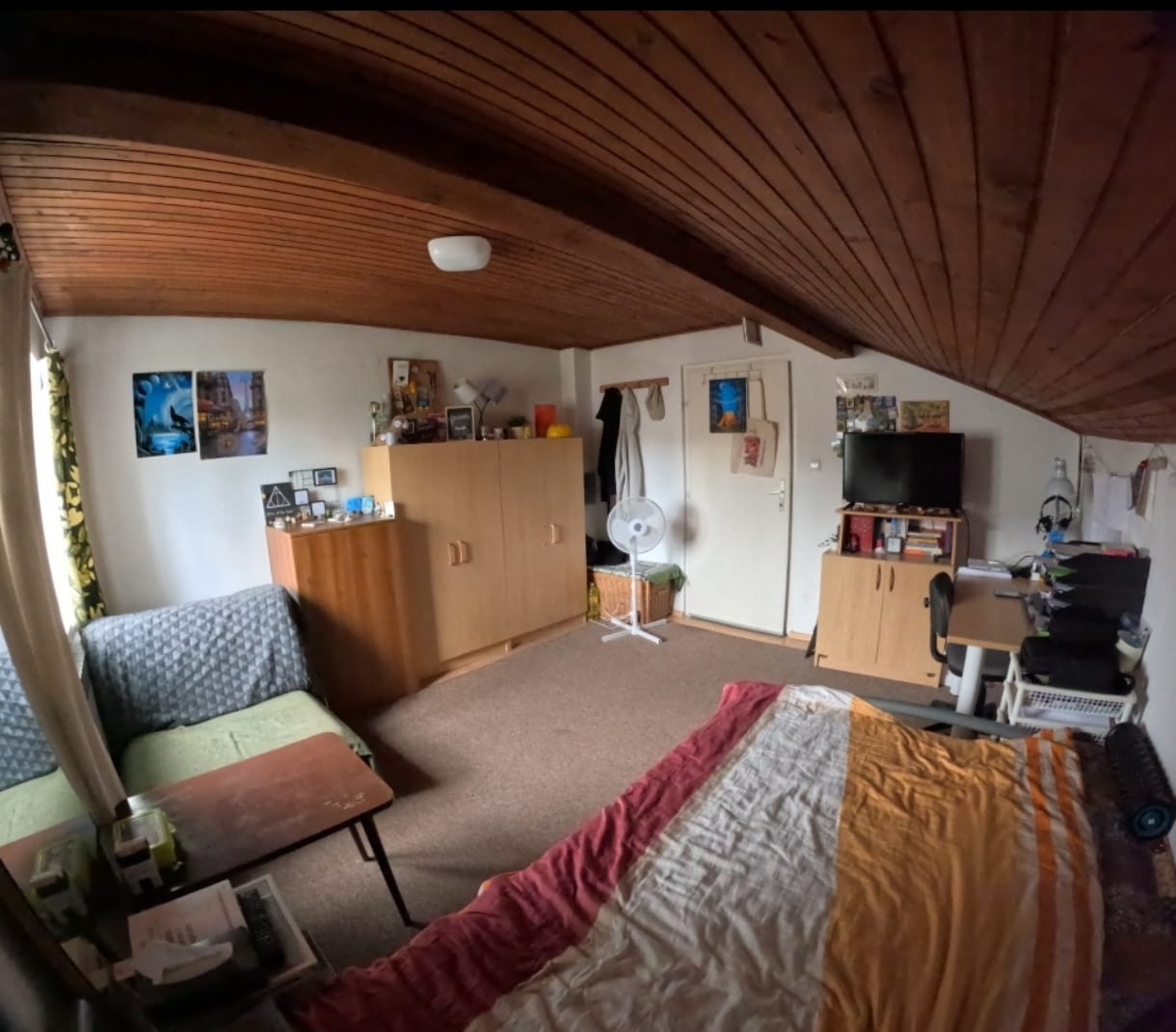 Cozy Attic Retreat with Garden Peace & Quiet