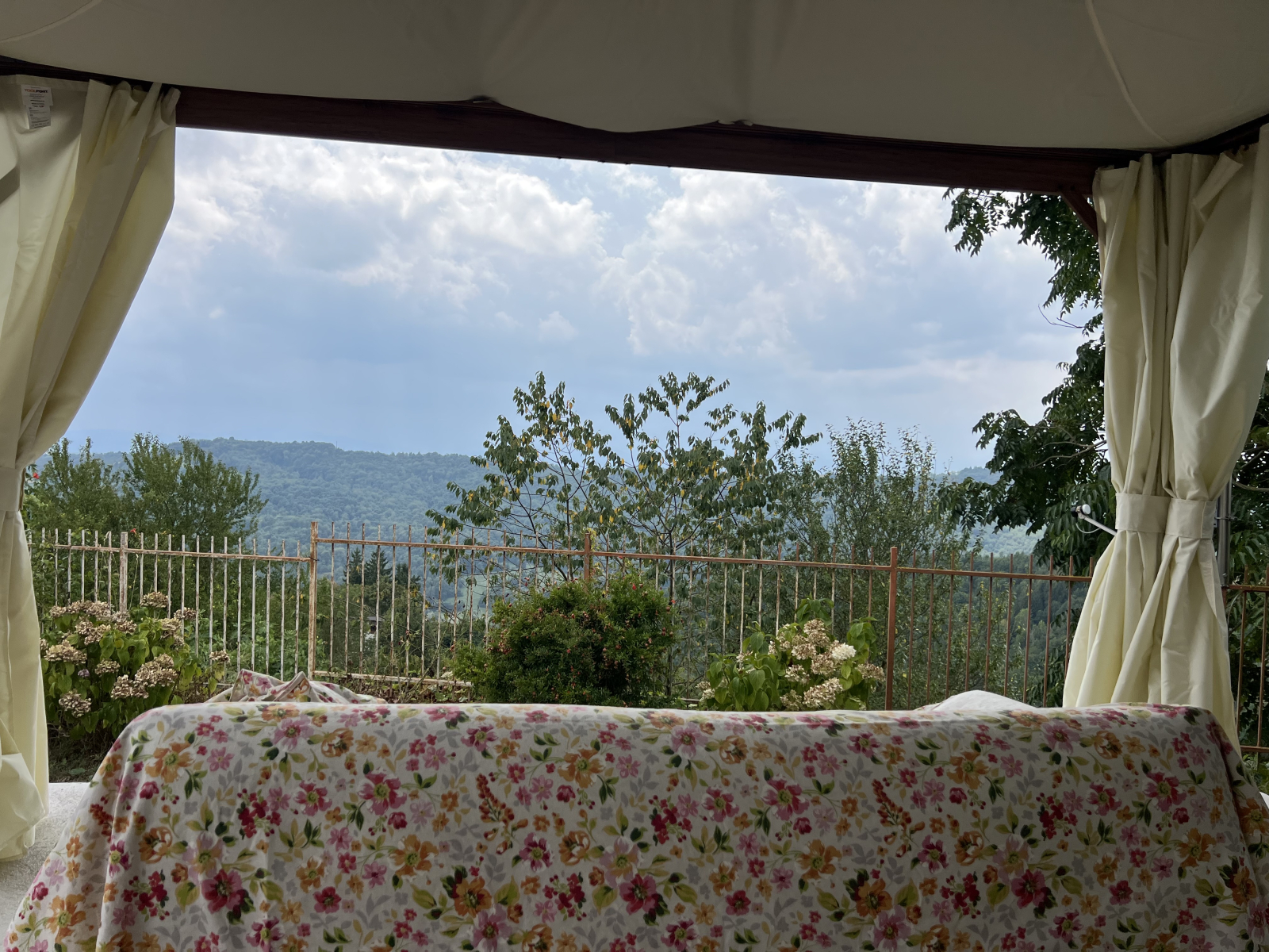 Atlantic Ocean (Assilah, Morocco) or Mountain house (Northern Italy)? You choose