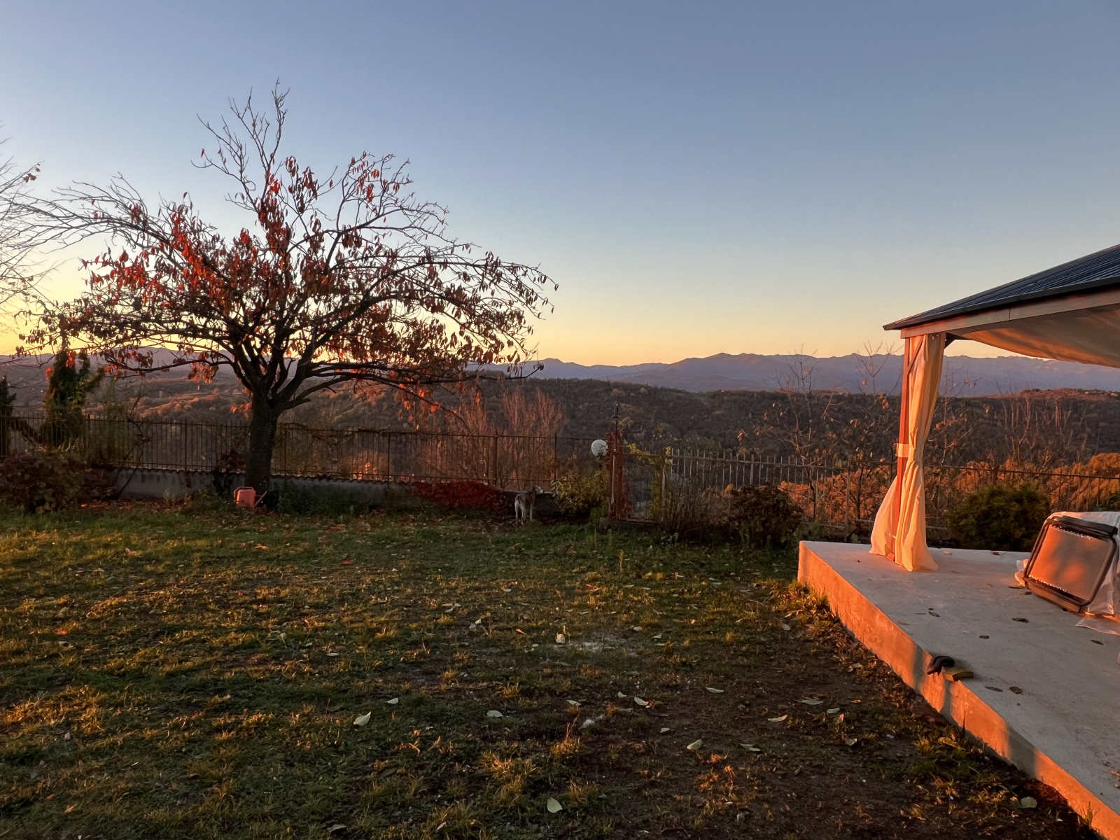 Atlantic Ocean (Assilah, Morocco) or Mountain house (Northern Italy)? You choose