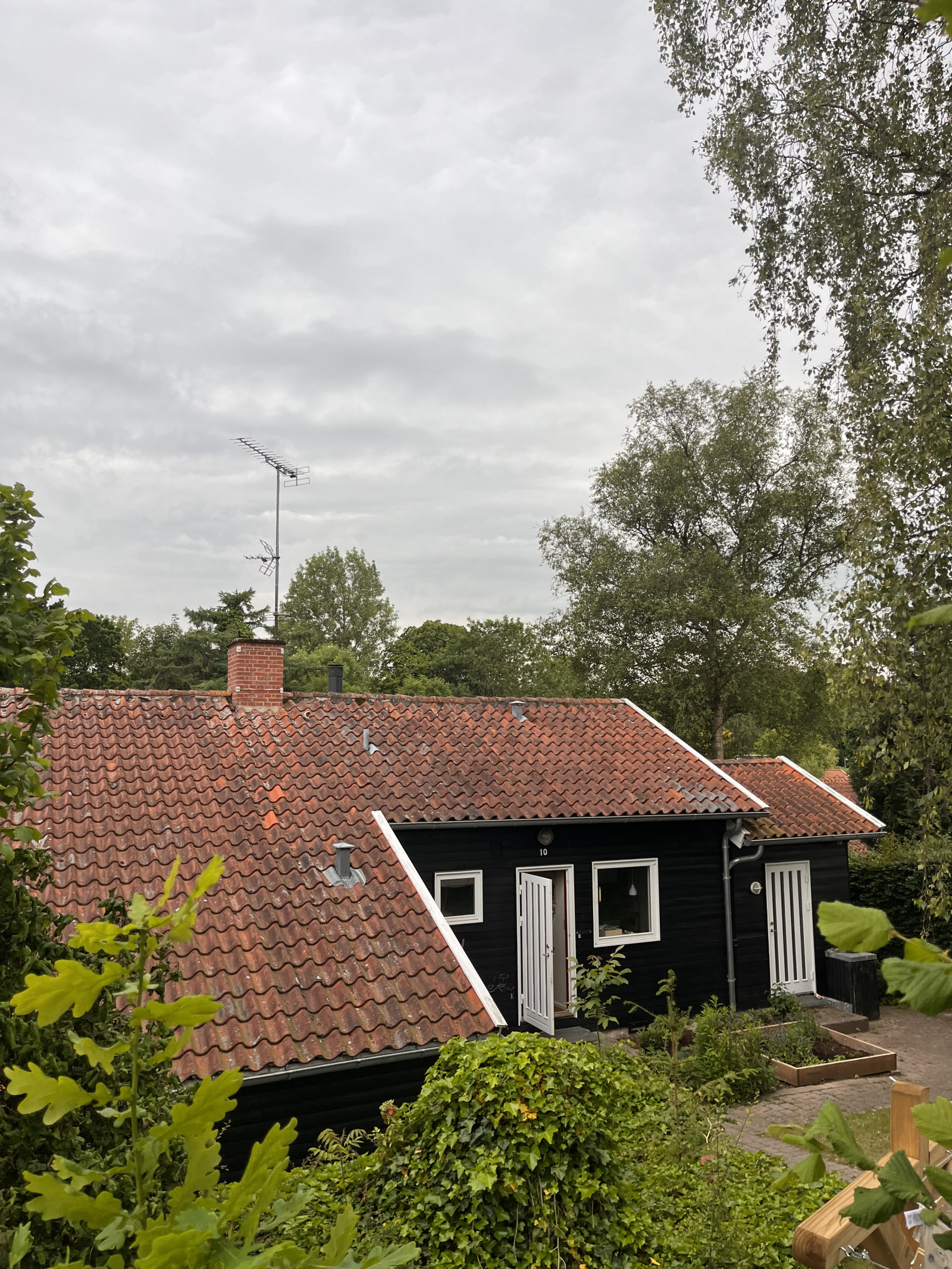 Cozy family house near city and nature