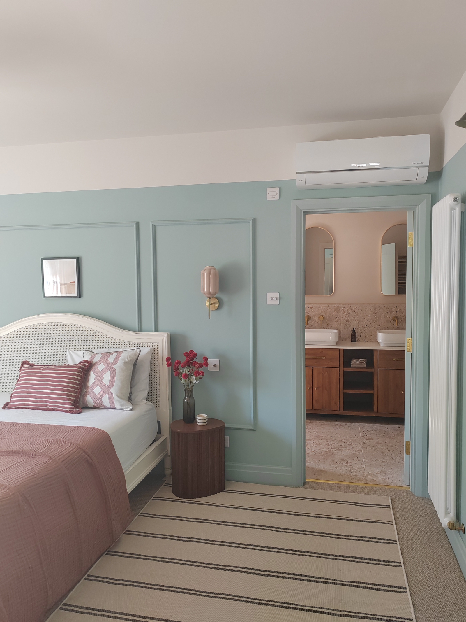 Master bedroom, ensuite with bath and shower