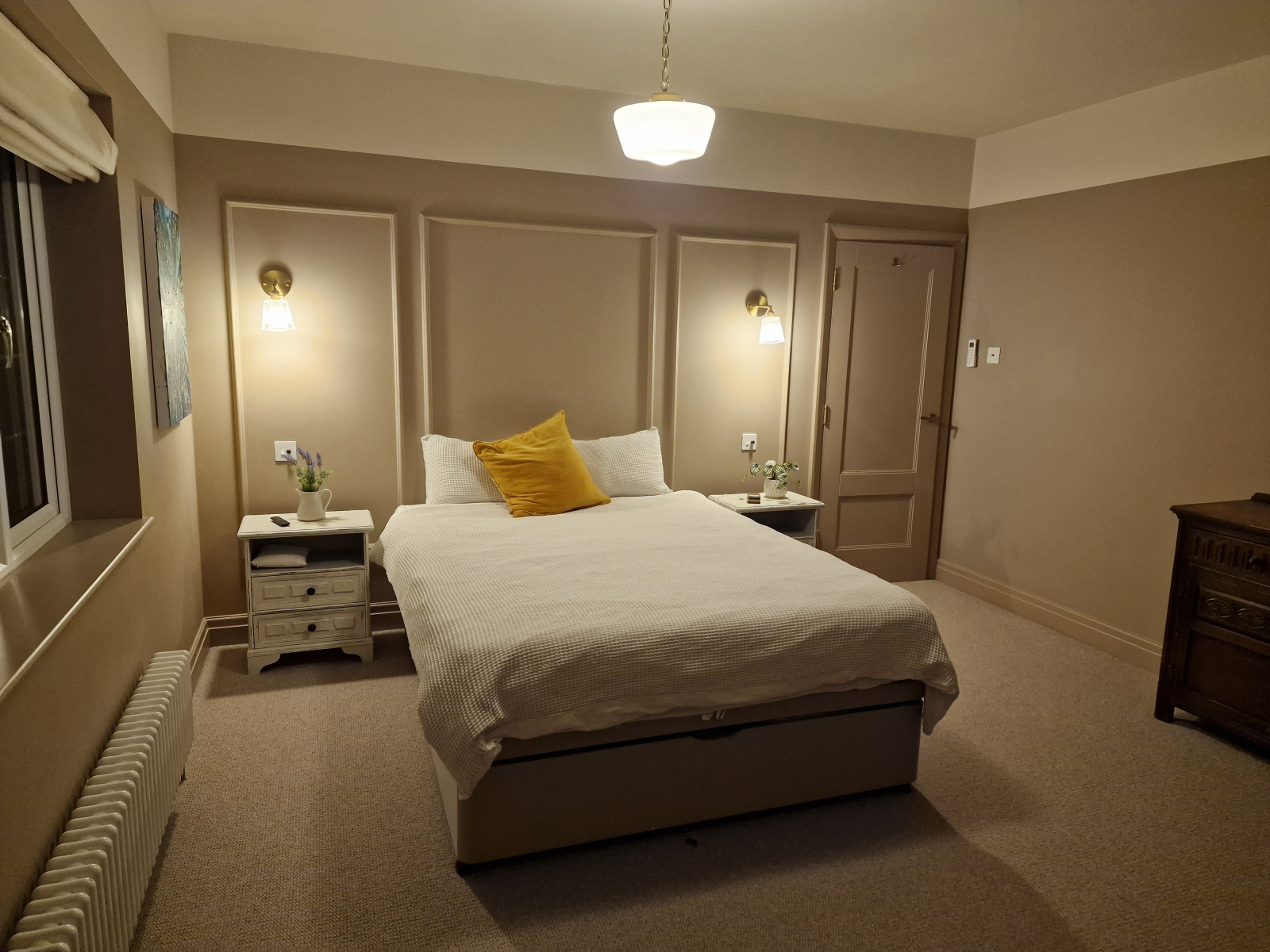 Bedroom 2, king bed with ensuite