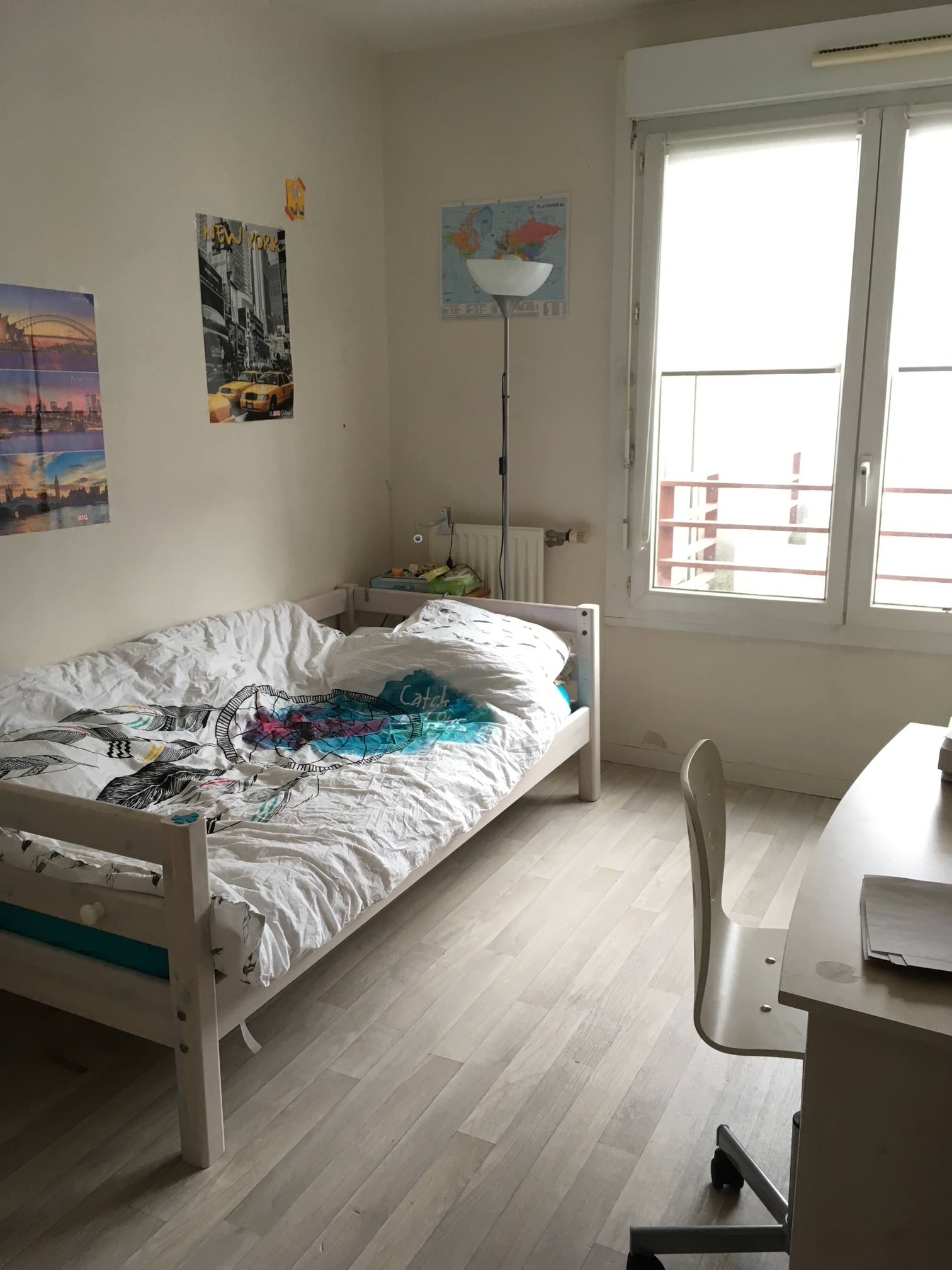 A large family apartment with parking in a green area of Paris