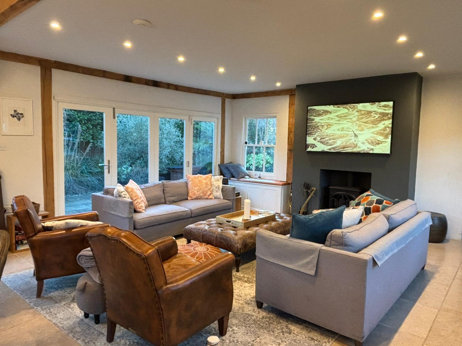 Charming and modern family home near the river