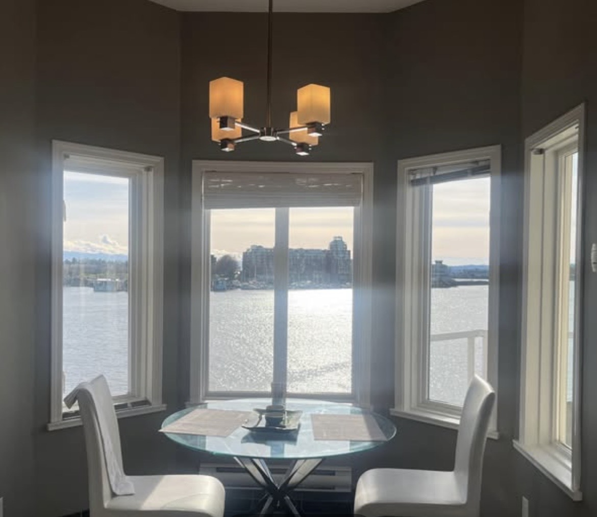 Waterfront condo aan de Inner Harbour van Victoria