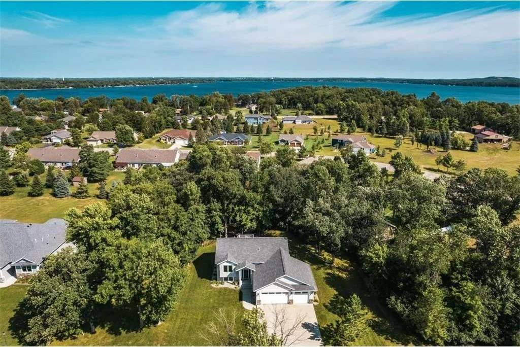 Groot familiehuis in Detroit Lakes, Minnesota – dicht bij meren, natuur en buitenactiviteiten