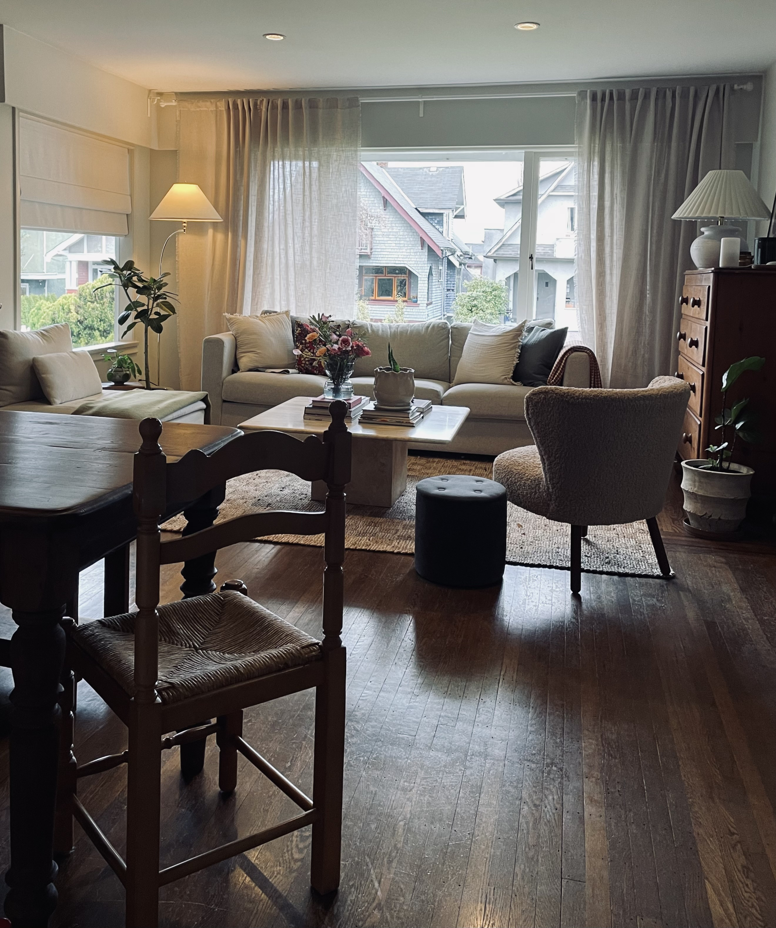 Escadas para a Praia | Casa Familiar Luminosa e Aconchegante em Vancouver
