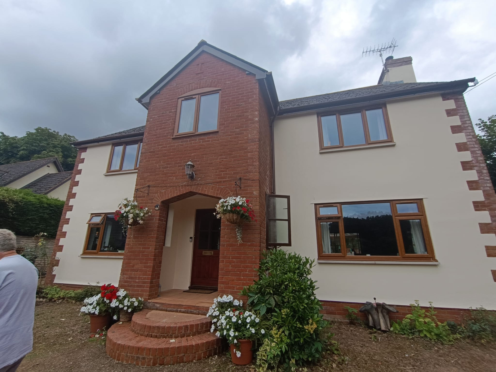 Large detached house with 3/4 acre garden on a lane with just 6 houses