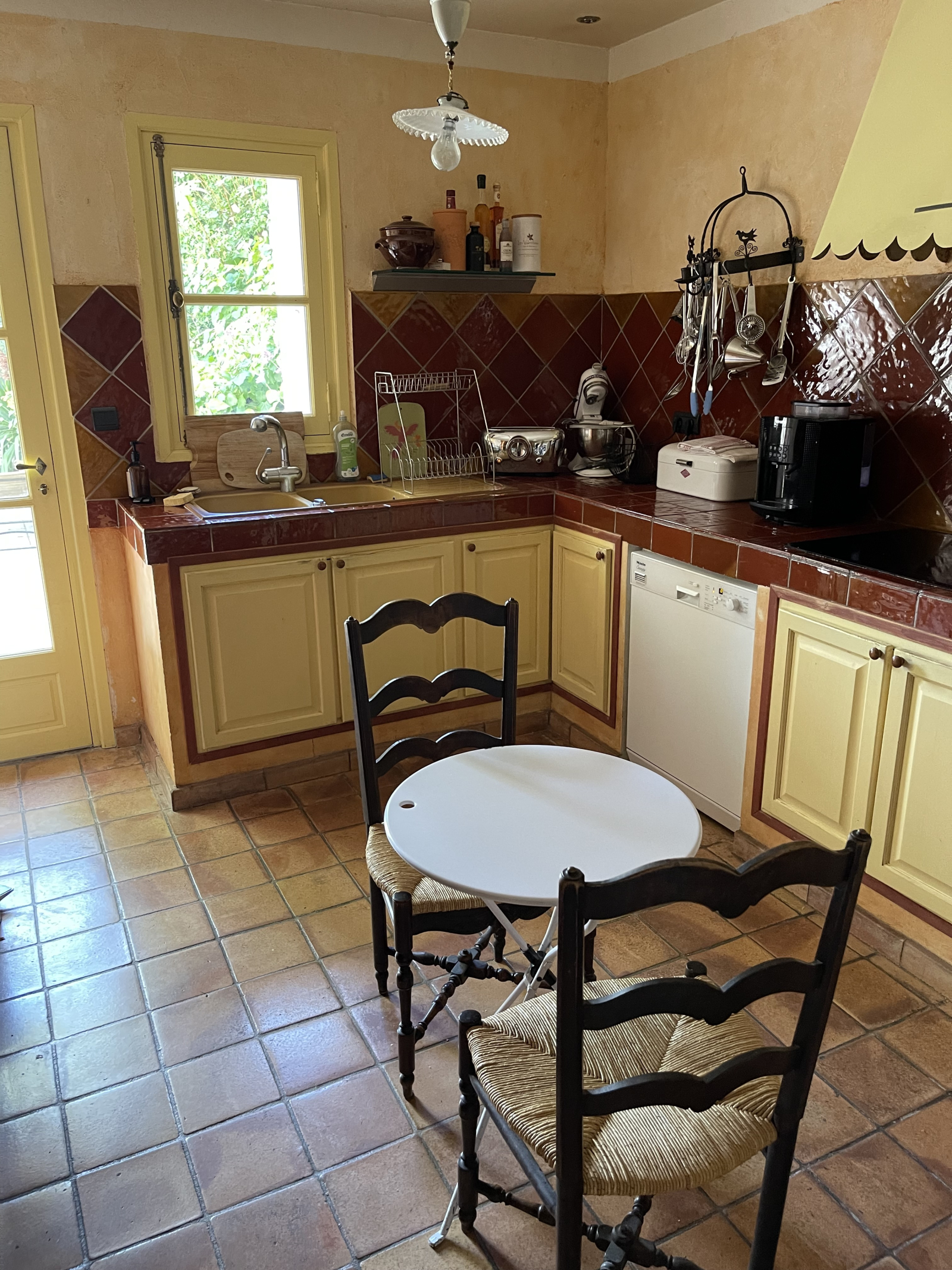 Casa Provençal espaçosa com jardim e piscina – Caminhada até o Aix Centre – Refúgio perfeito para o verão