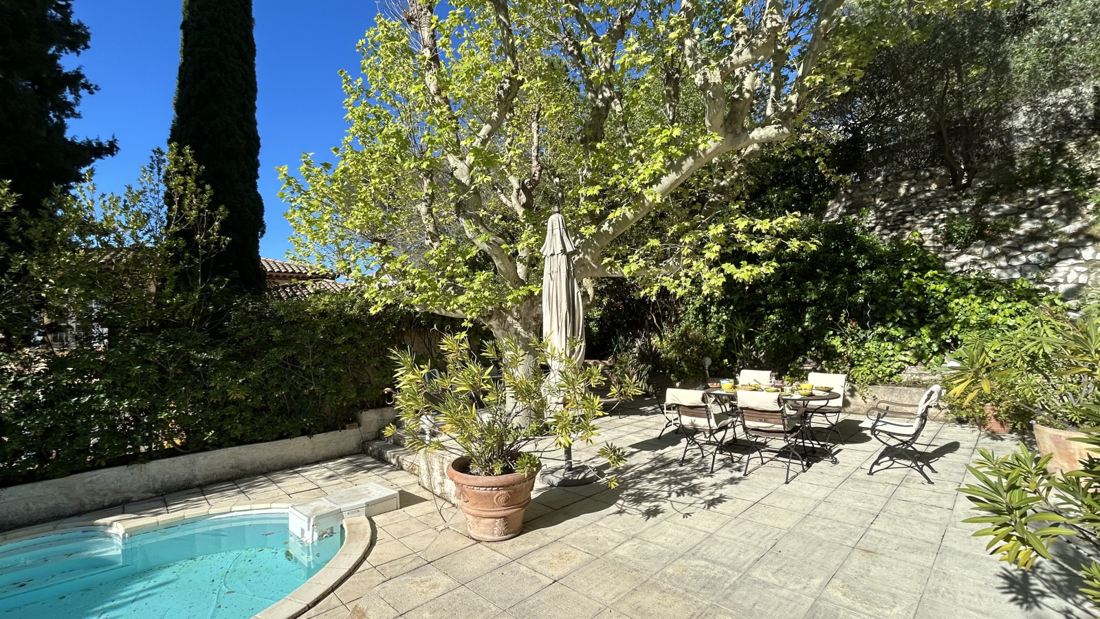 Casa Provençal espaçosa com jardim e piscina – Caminhada até o Aix Centre – Refúgio perfeito para o verão