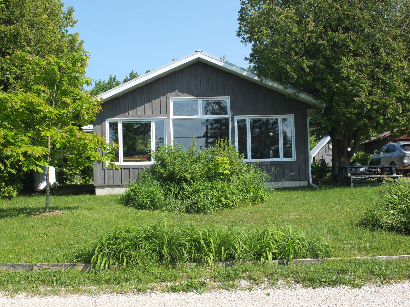 Waterfront cottage in Hope Bay
