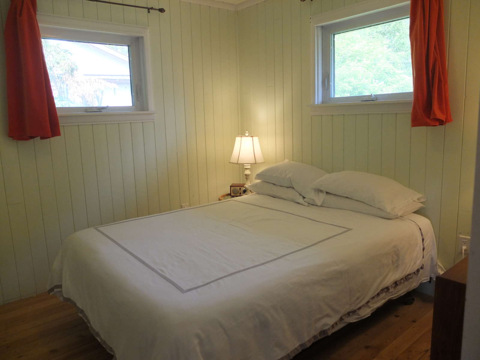 Waterfront cottage in Hope Bay