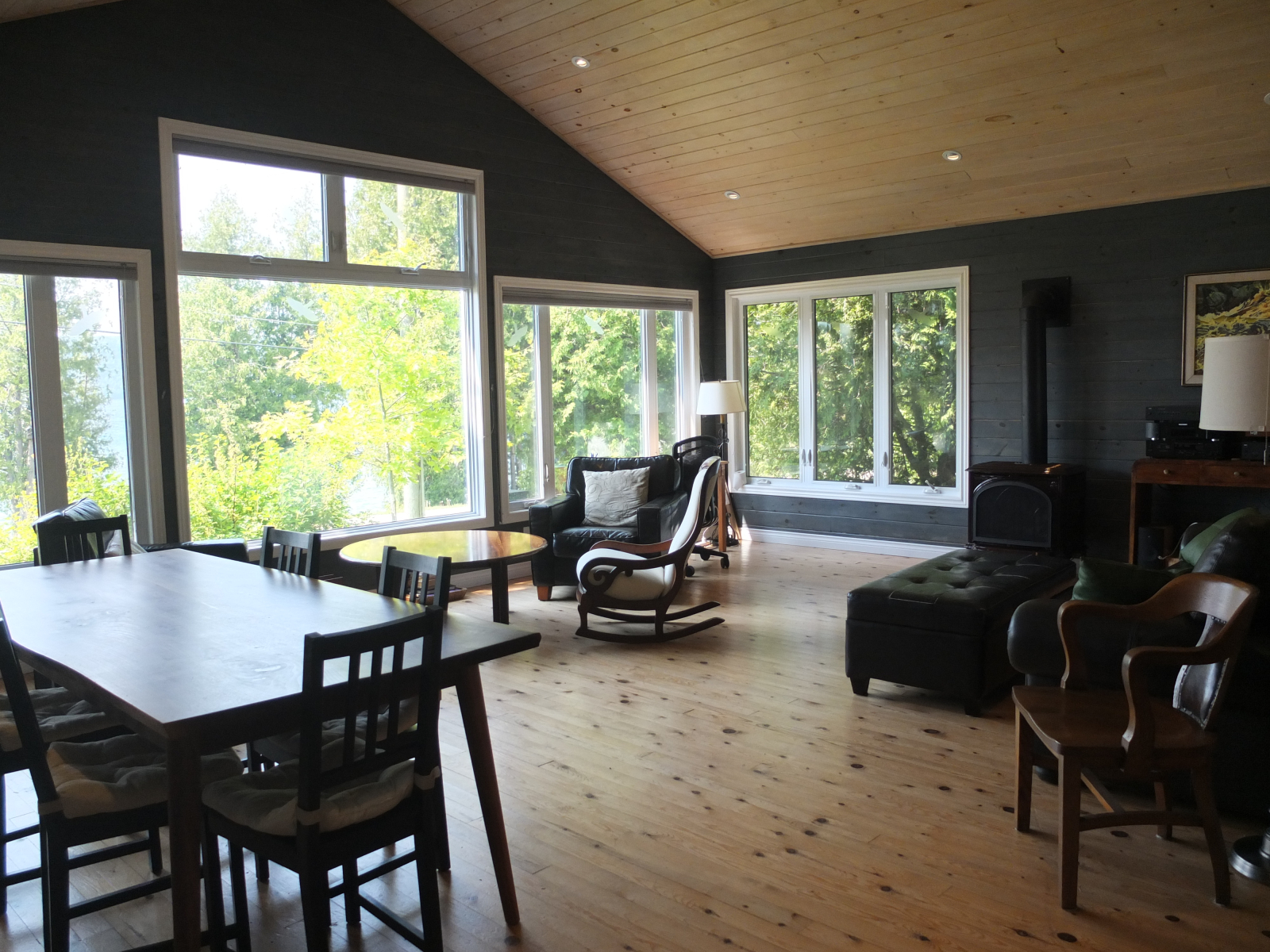 Waterfront cottage in Hope Bay