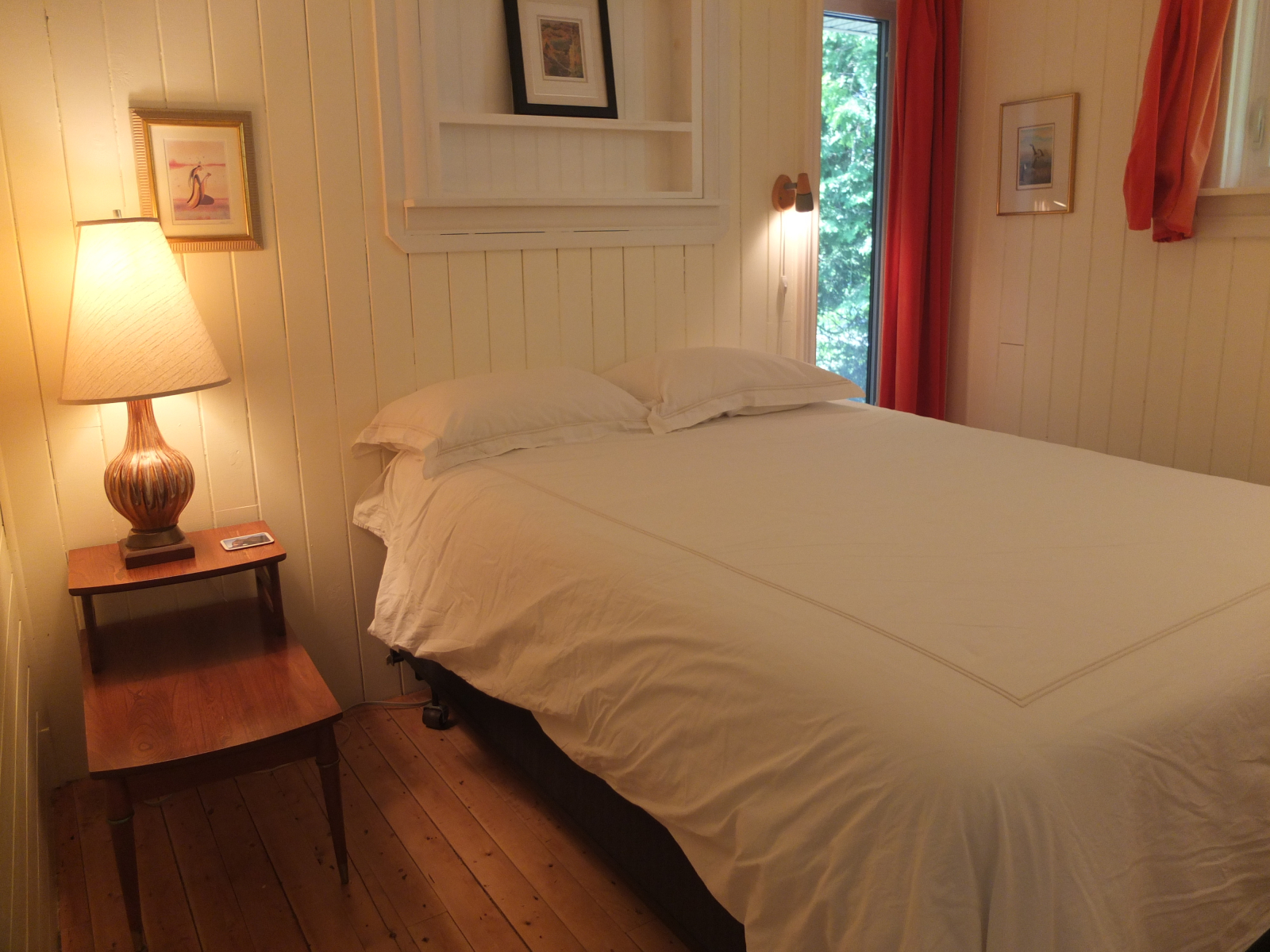 Waterfront cottage in Hope Bay