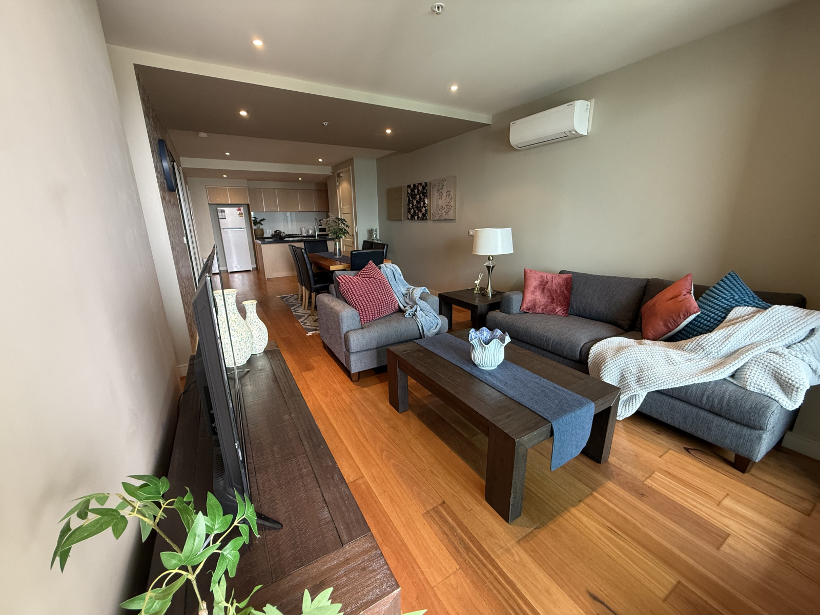 Melbourne City View Apartment