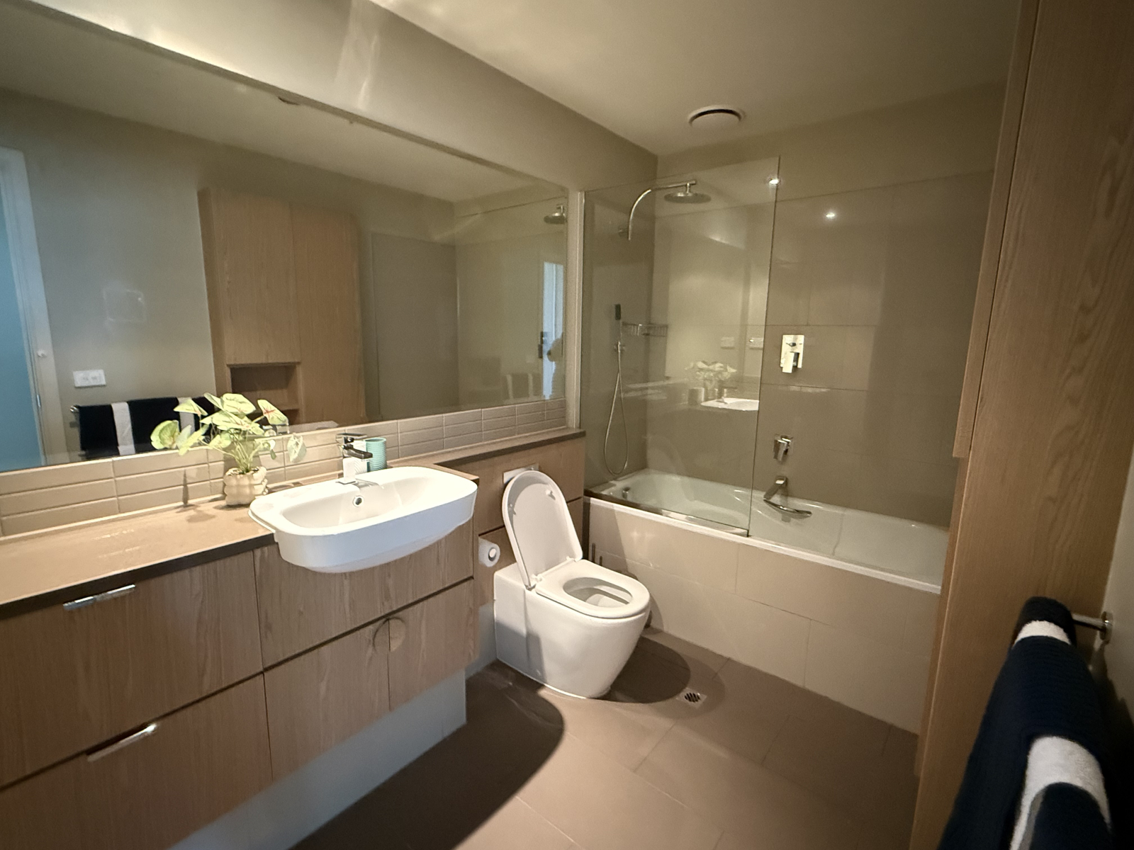Melbourne City View Apartment