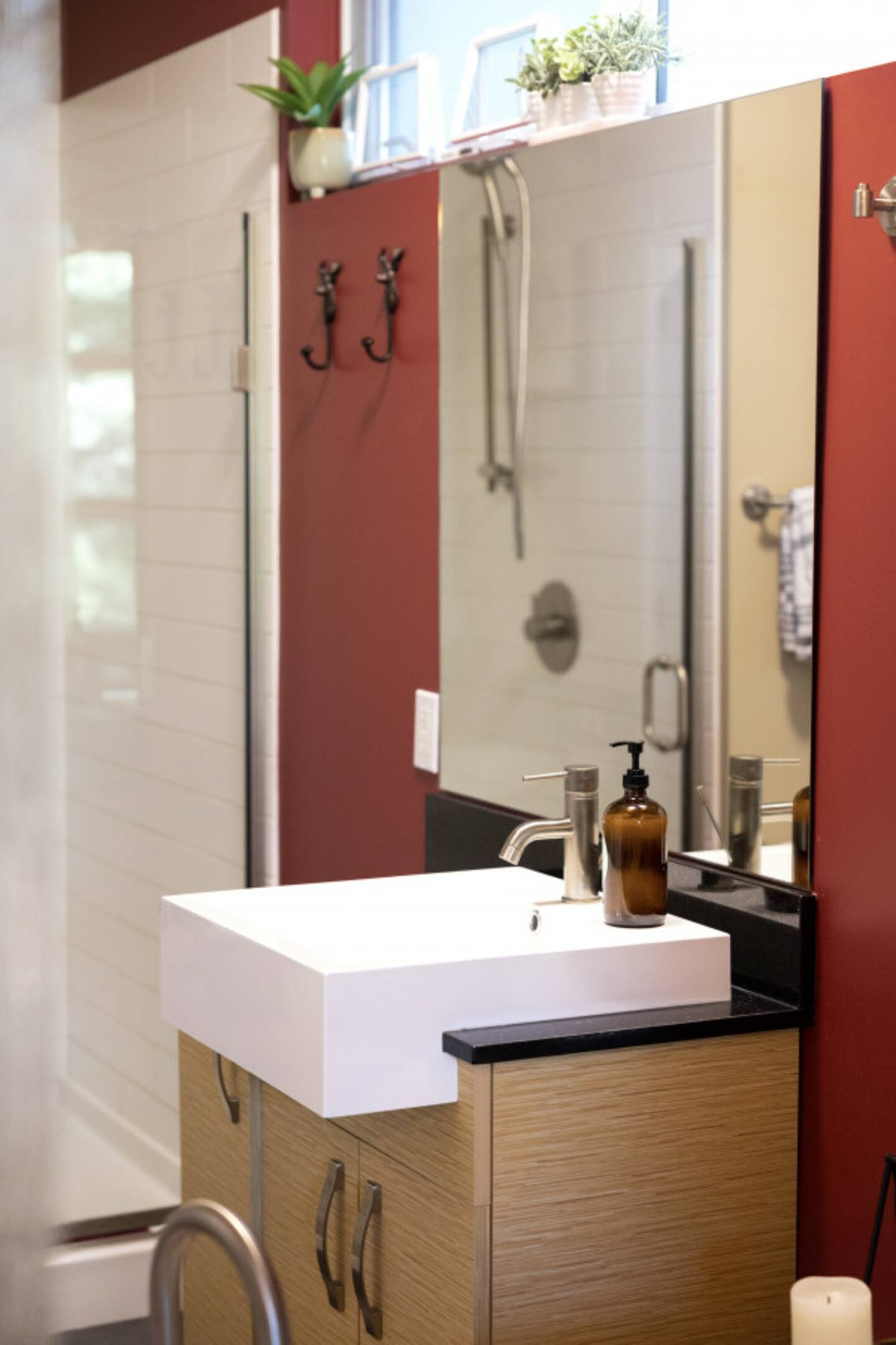 The Inlet Haven · Jacuzzi et Wild Pacific Trail