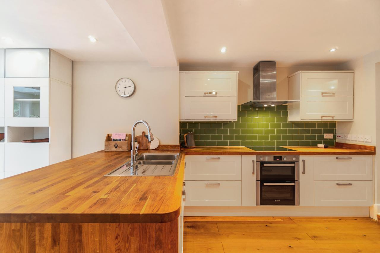 Een geweldig huis met drie slaapkamers in het centrum van Windsor