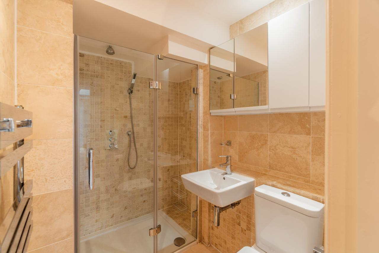 Een geweldig huis met drie slaapkamers in het centrum van Windsor