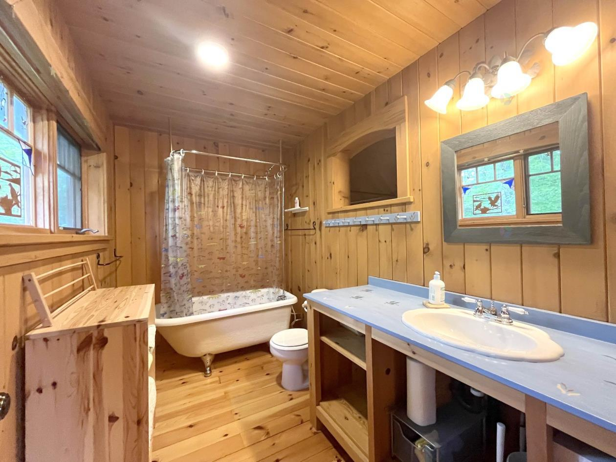 Loons at Dawn — A Lakeside Log Home Retreat