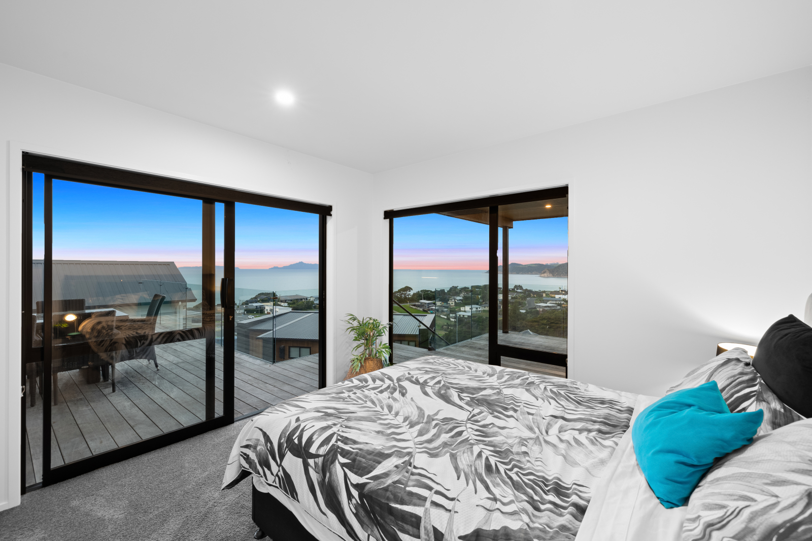 Modern Beach House 90 minuten ten noorden van Auckland