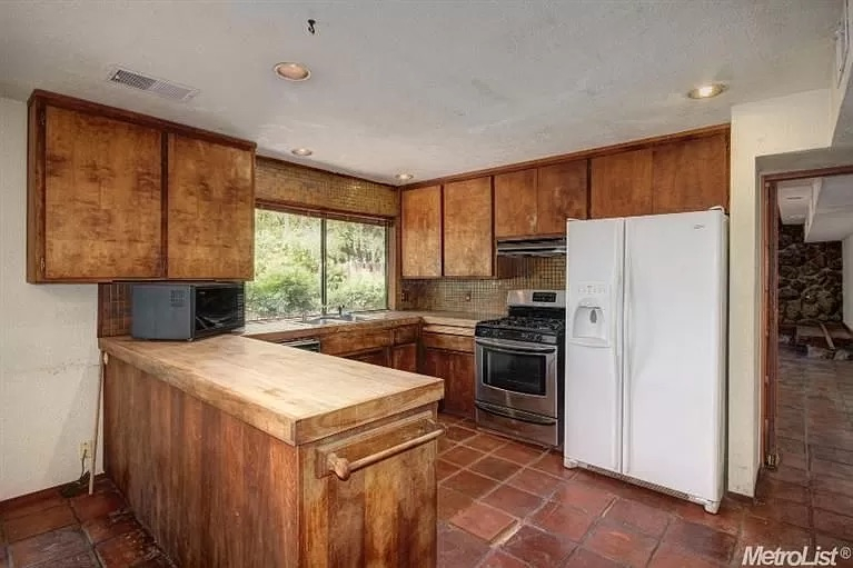 Unique Artistic House Nestled Among Redwoods and Walking Trails