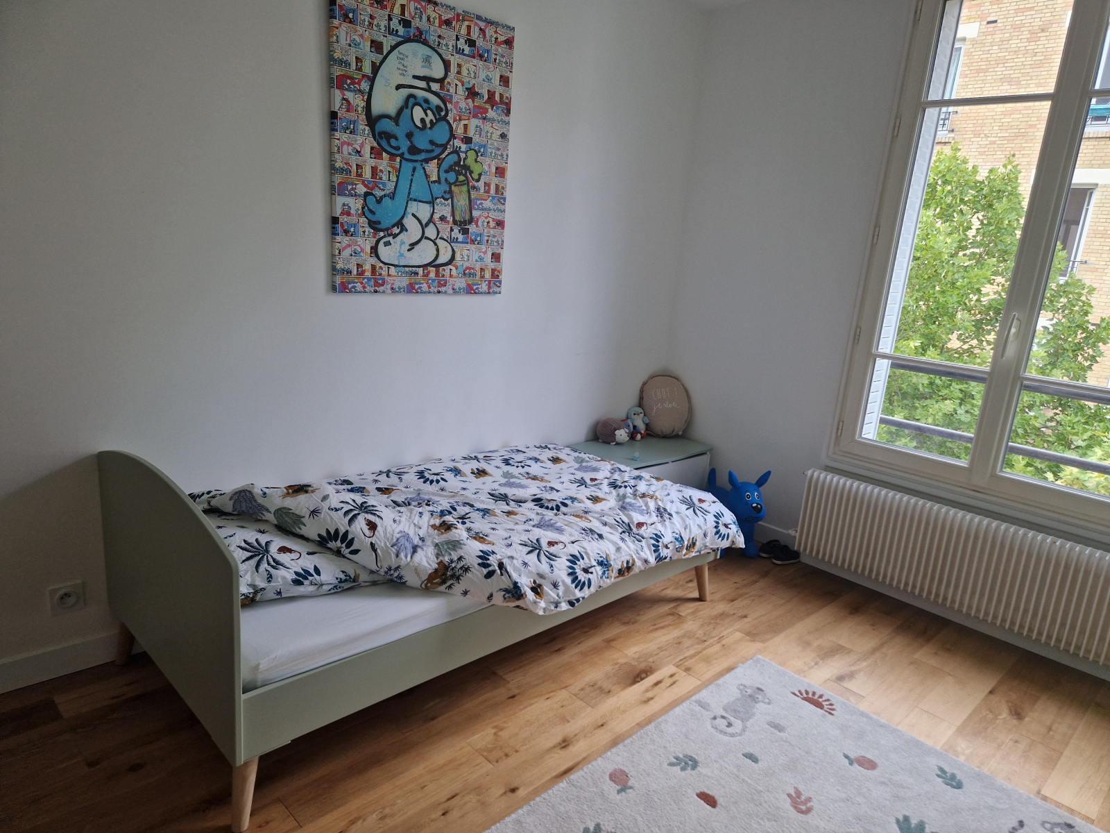 Large and modern top floor apartment in Paris area