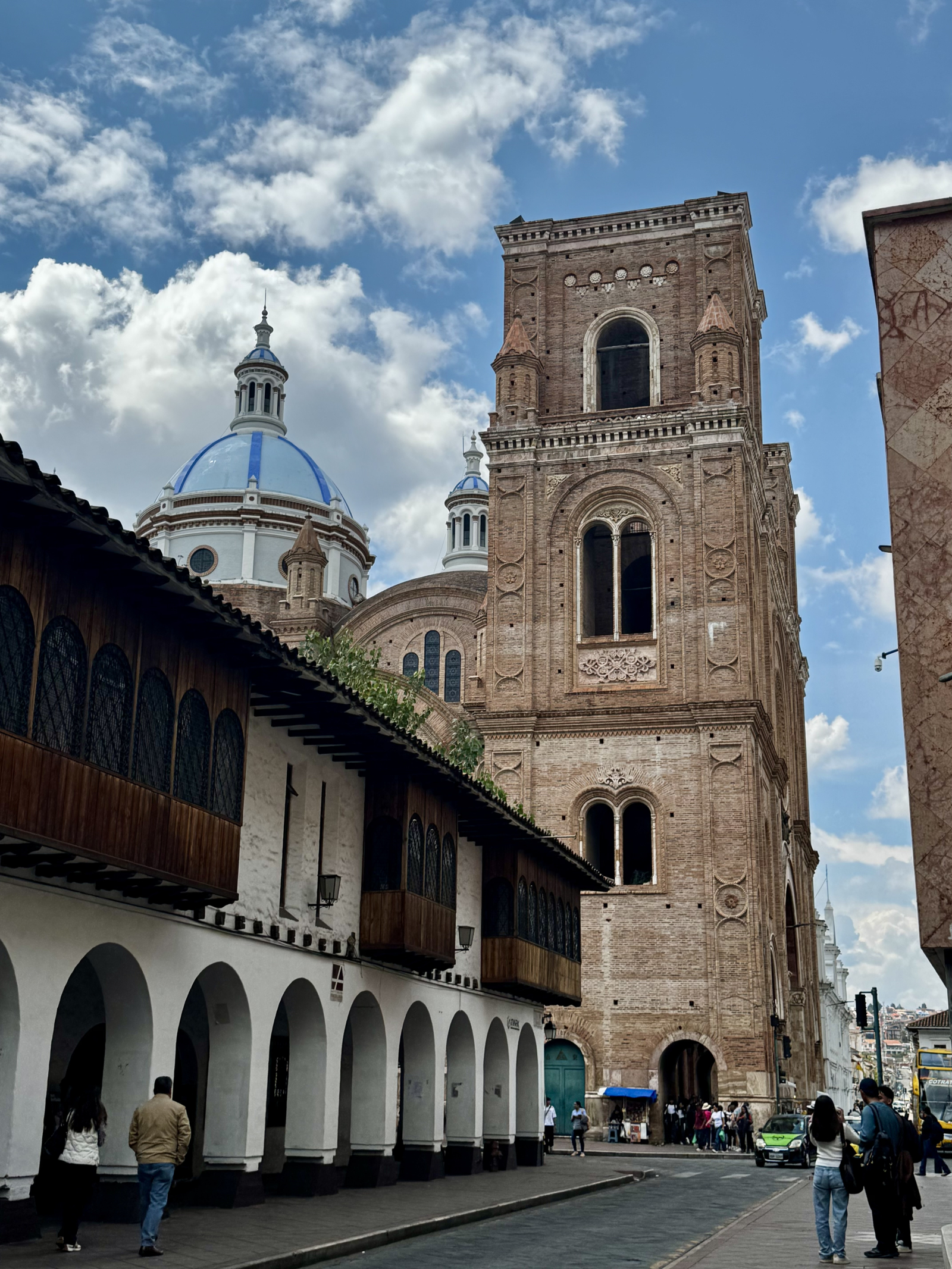 Cuenca Penthouse Condo with Panoramic Views + Huge Terrace with private hot tub, fire pit, and BBQ