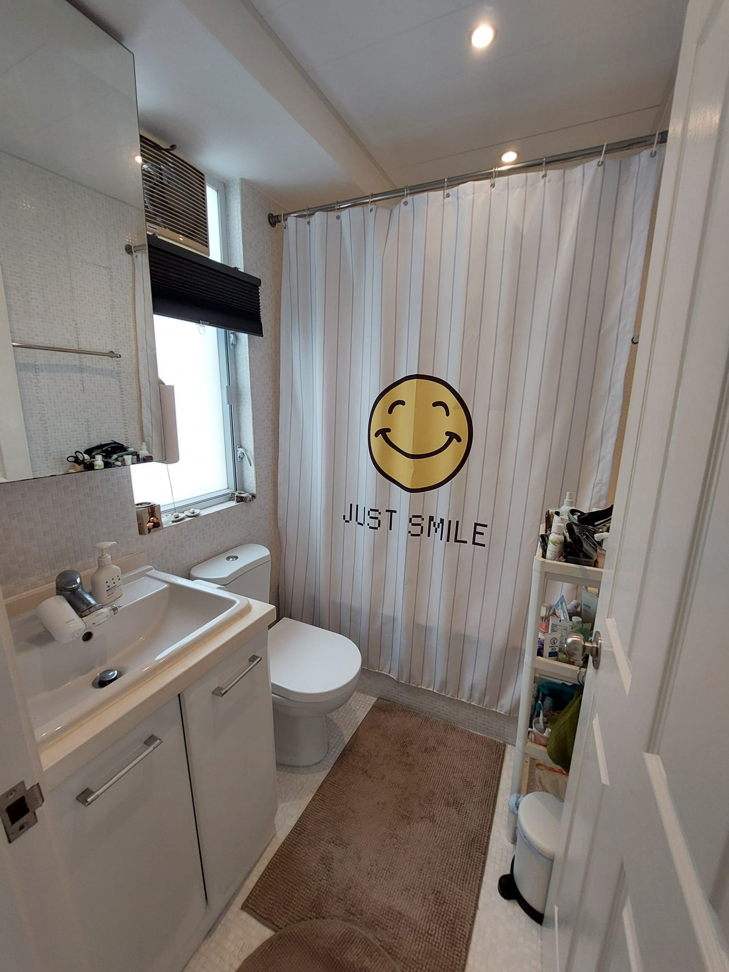 Clean and practical bathroom space