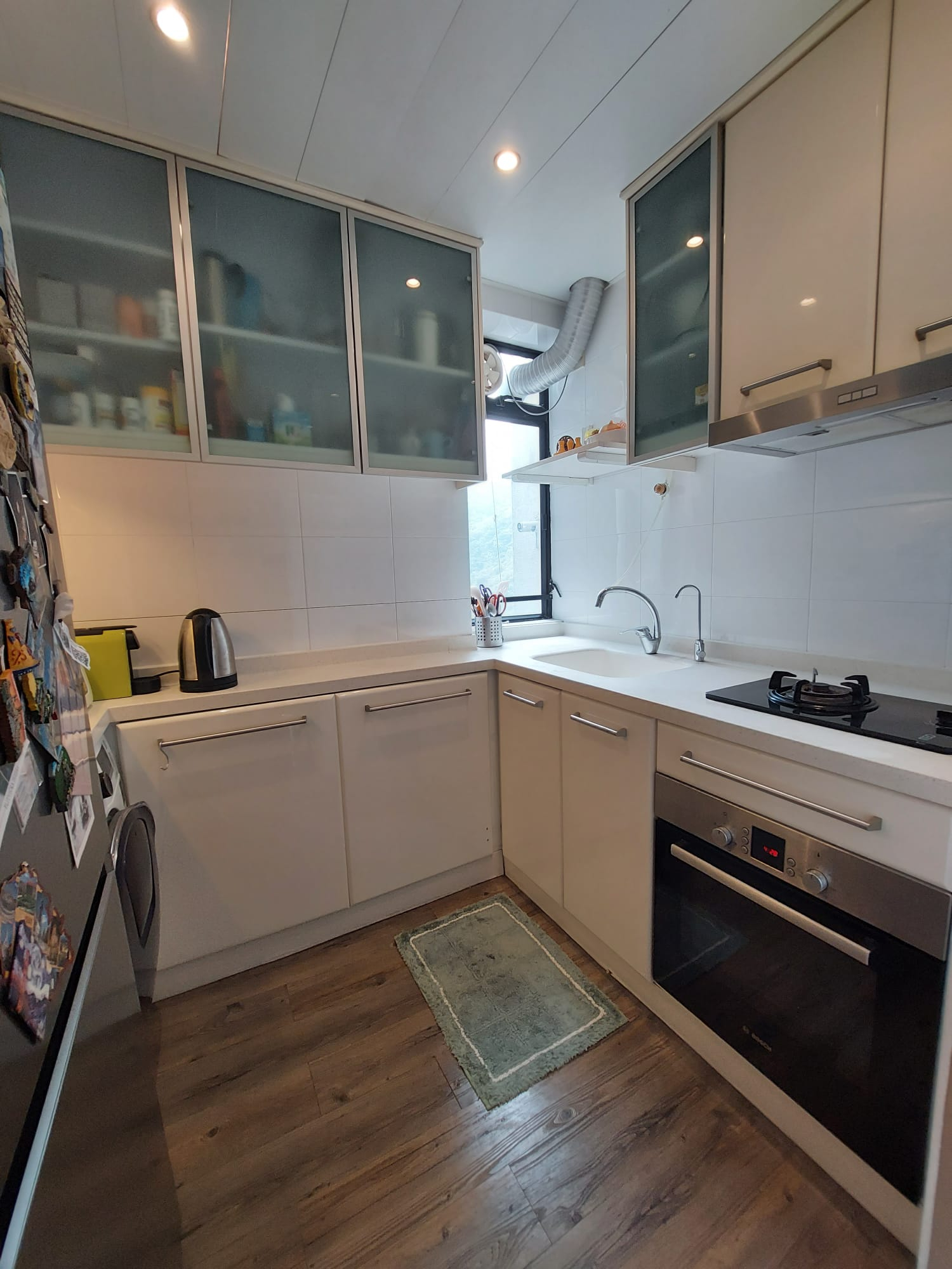 Well-organised and fully equipped kitchen