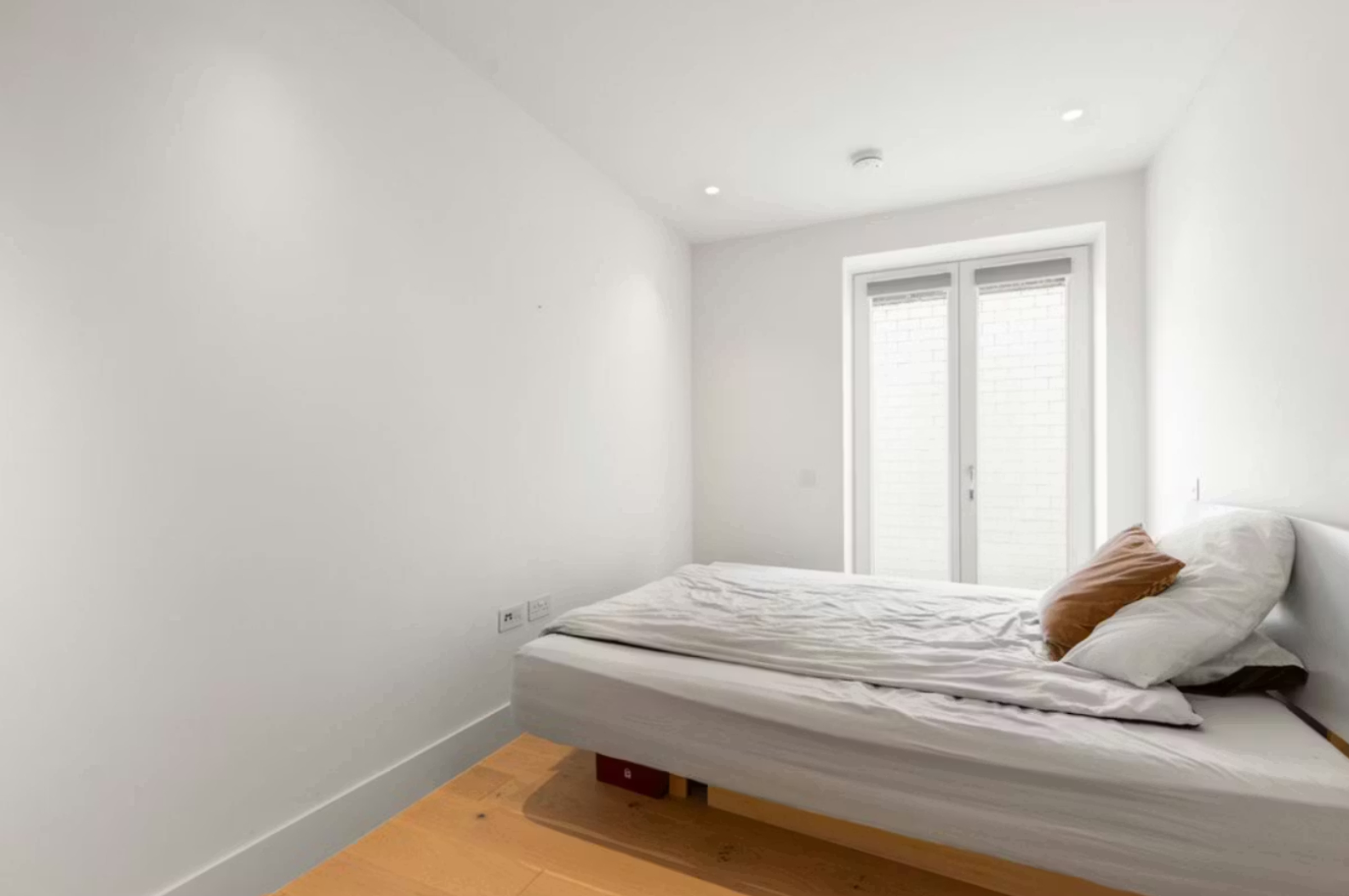 Bright apartment in lovely London neighbourhood