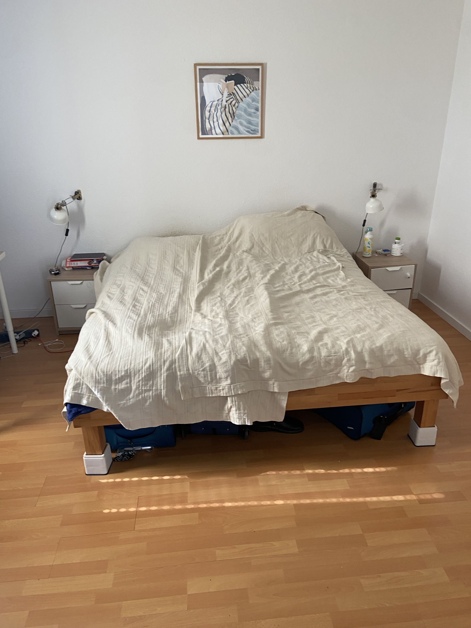 Two bedroom apartment near lakes and public transportation