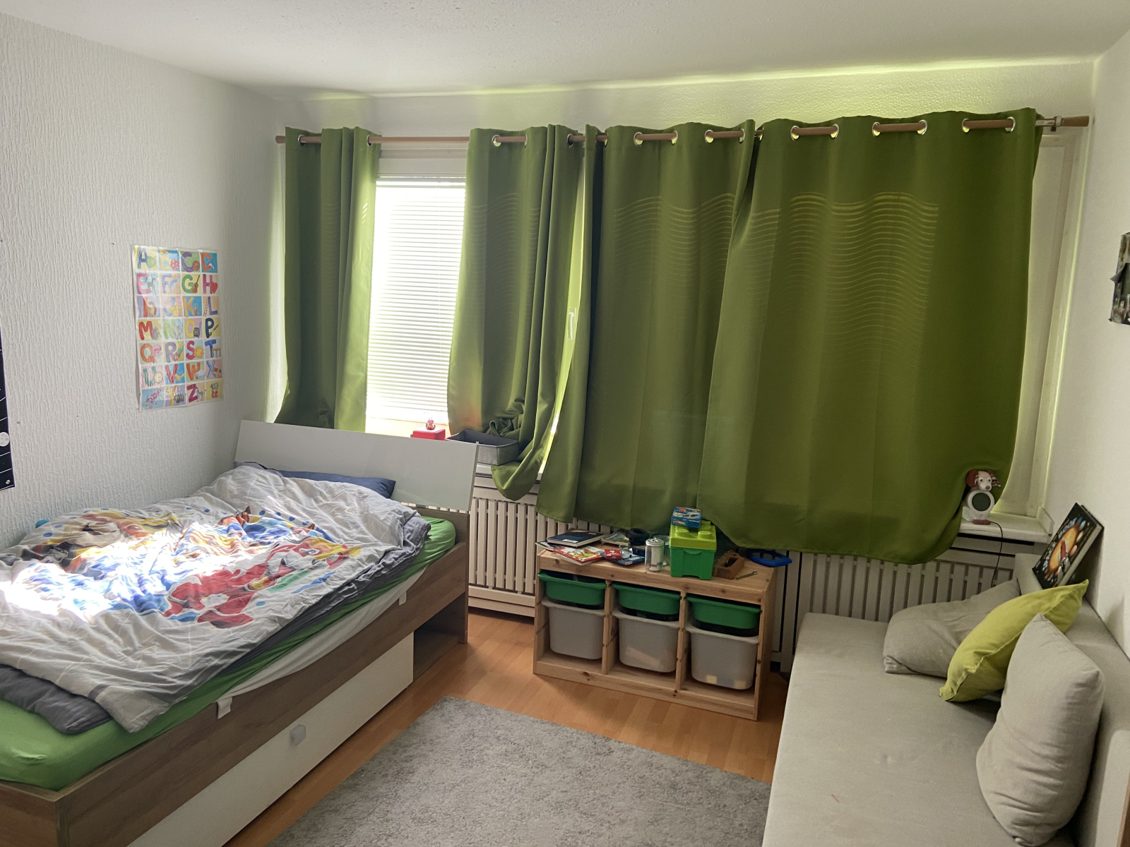 Two bedroom apartment near lakes and public transportation