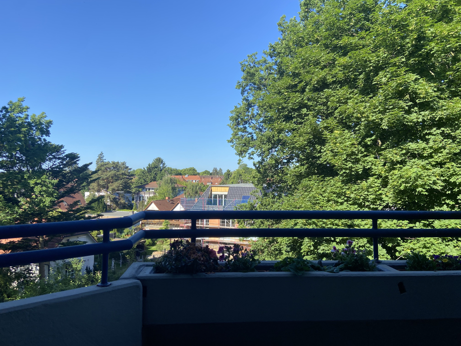 Two bedroom apartment near lakes and public transportation