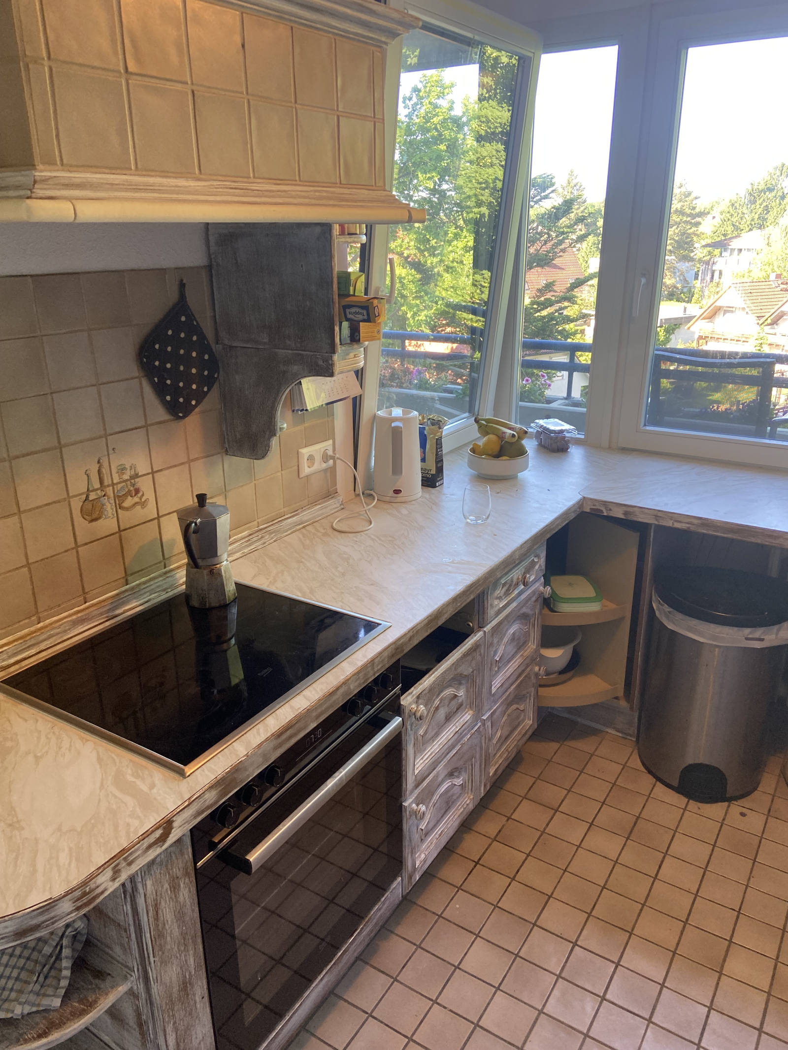 Two bedroom apartment near lakes and public transportation