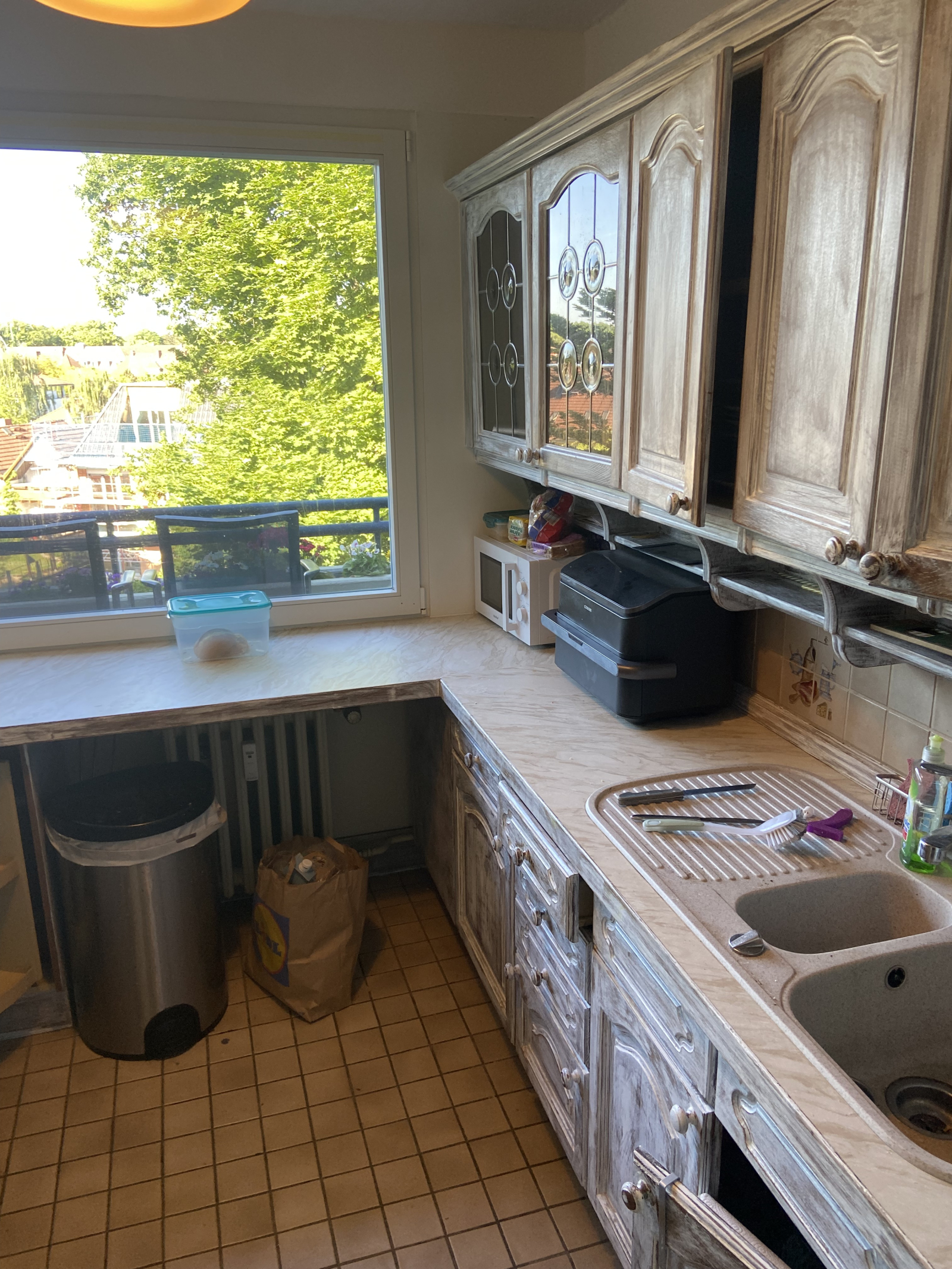 Two bedroom apartment near lakes and public transportation