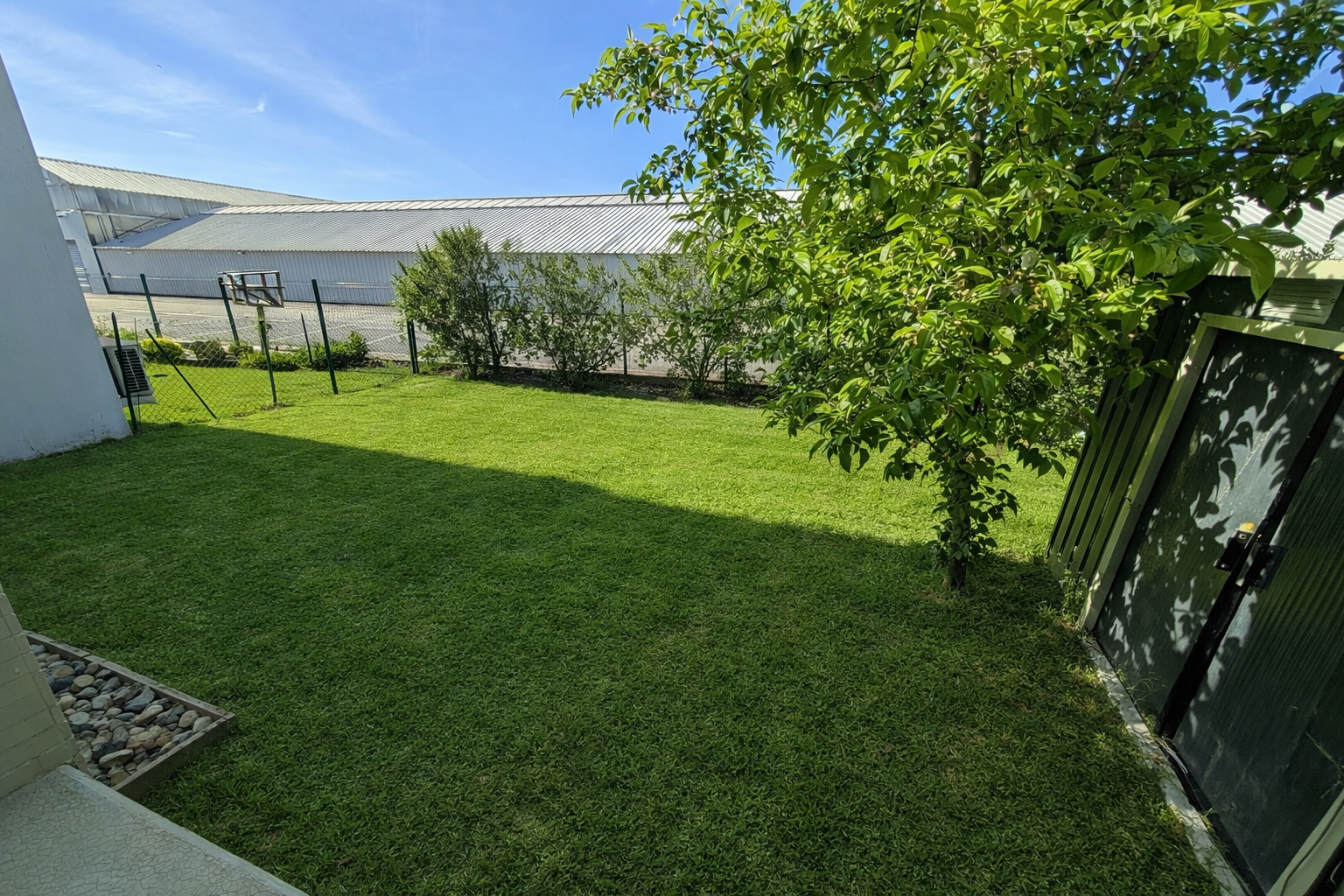 Comfortable family apartment: 3 bedrooms and peaceful garden near Toulouse