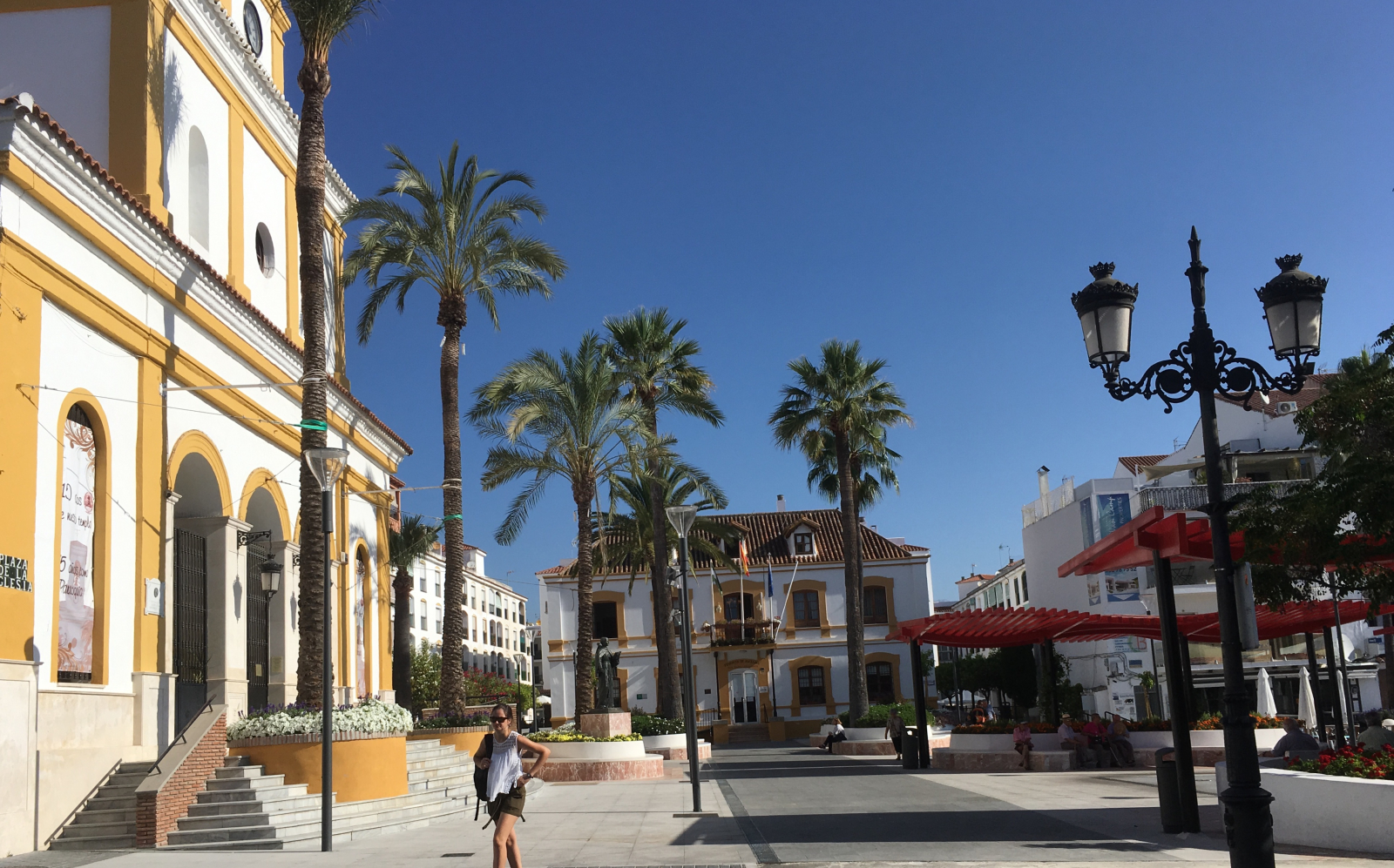 Modern apartment near Atalaya Golf and beach and town of San Pedro de Alcántara near Marbella.