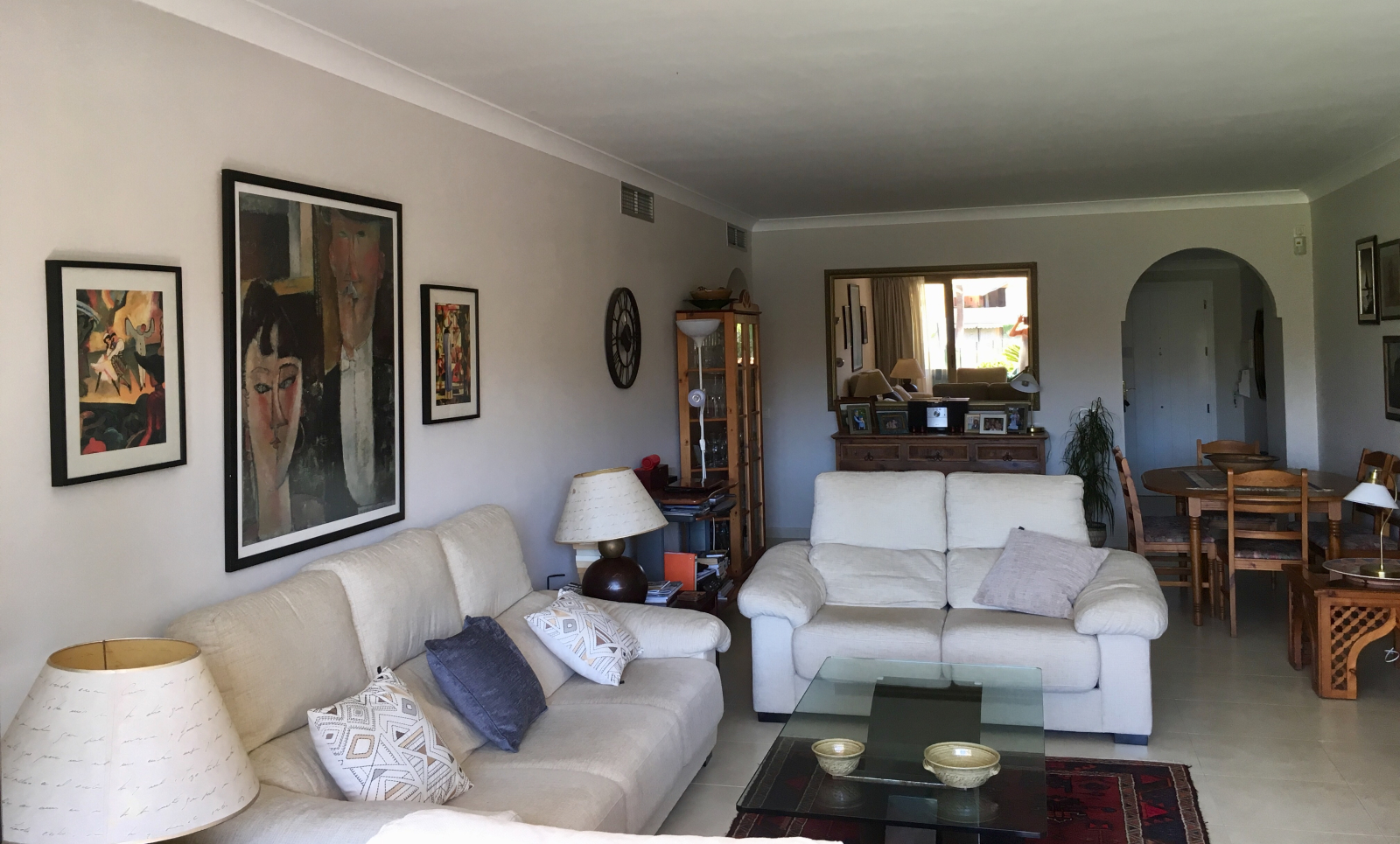 Modern apartment near Atalaya Golf and beach and town of San Pedro de Alcántara near Marbella.
