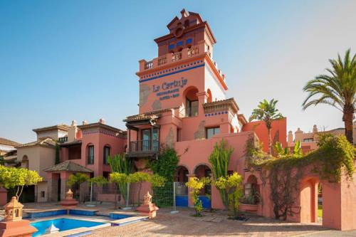 Modern apartment near Atalaya Golf and beach and town of San Pedro de Alcántara near Marbella.