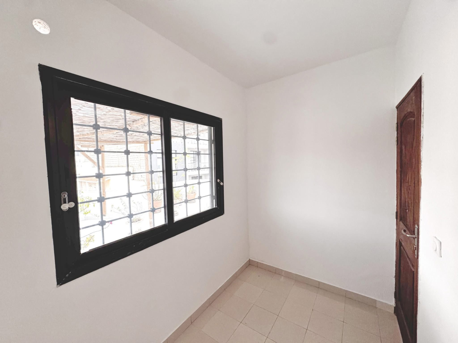 Sunny Penthouse mit großer privater Dachterrasse in Dakar, Senegal