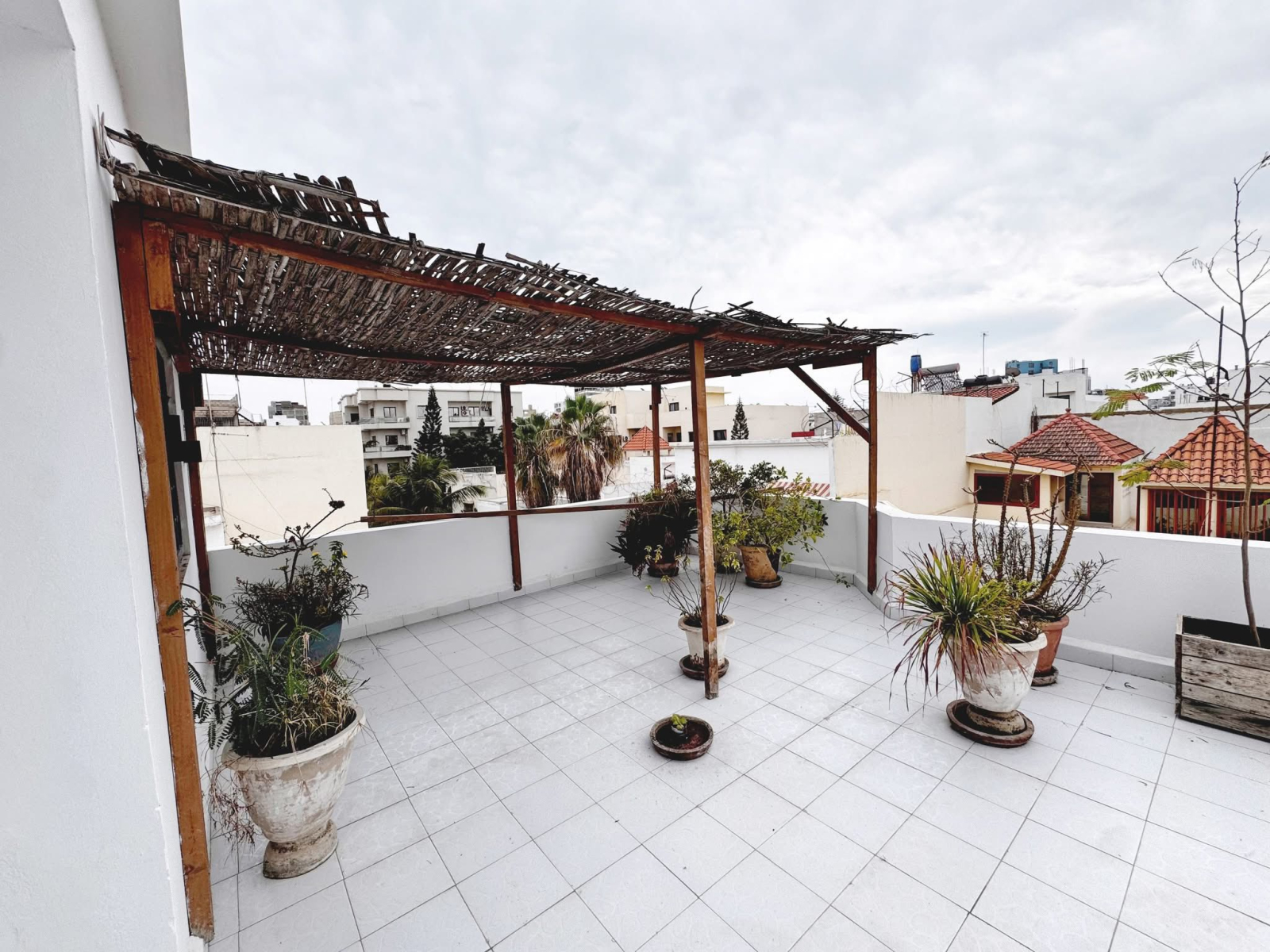 Sunny Penthouse mit großer privater Dachterrasse in Dakar, Senegal