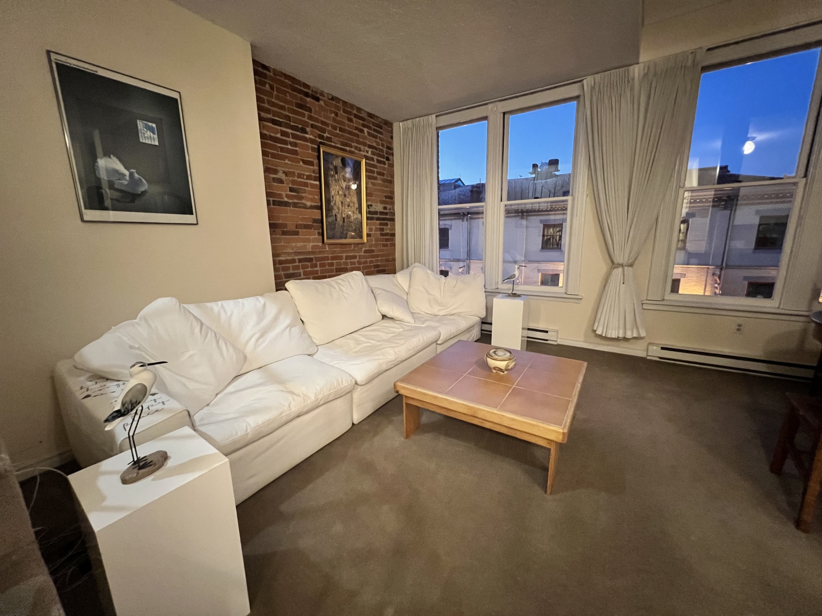 Loft. Denkmalgeschütztes Gebäude. Sehr zen. Licht und Raum.