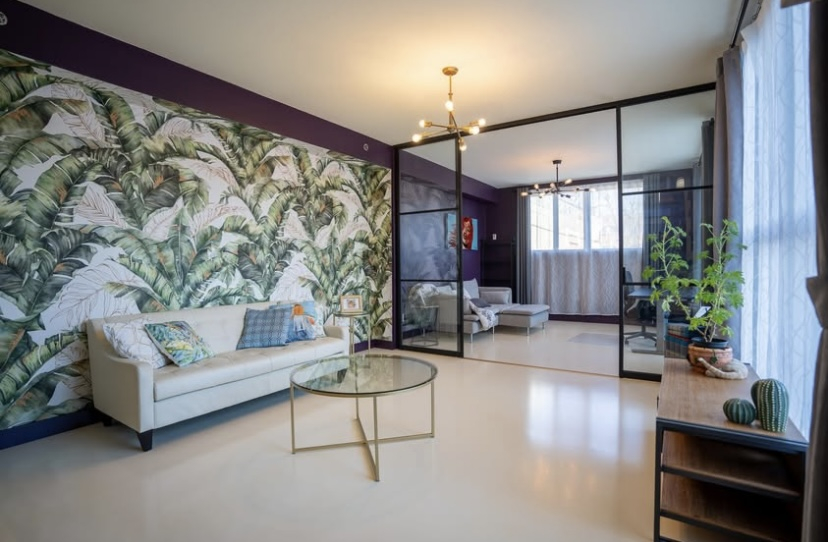 Santuario elegante con pareti di vetro: comfort contemporaneo in città