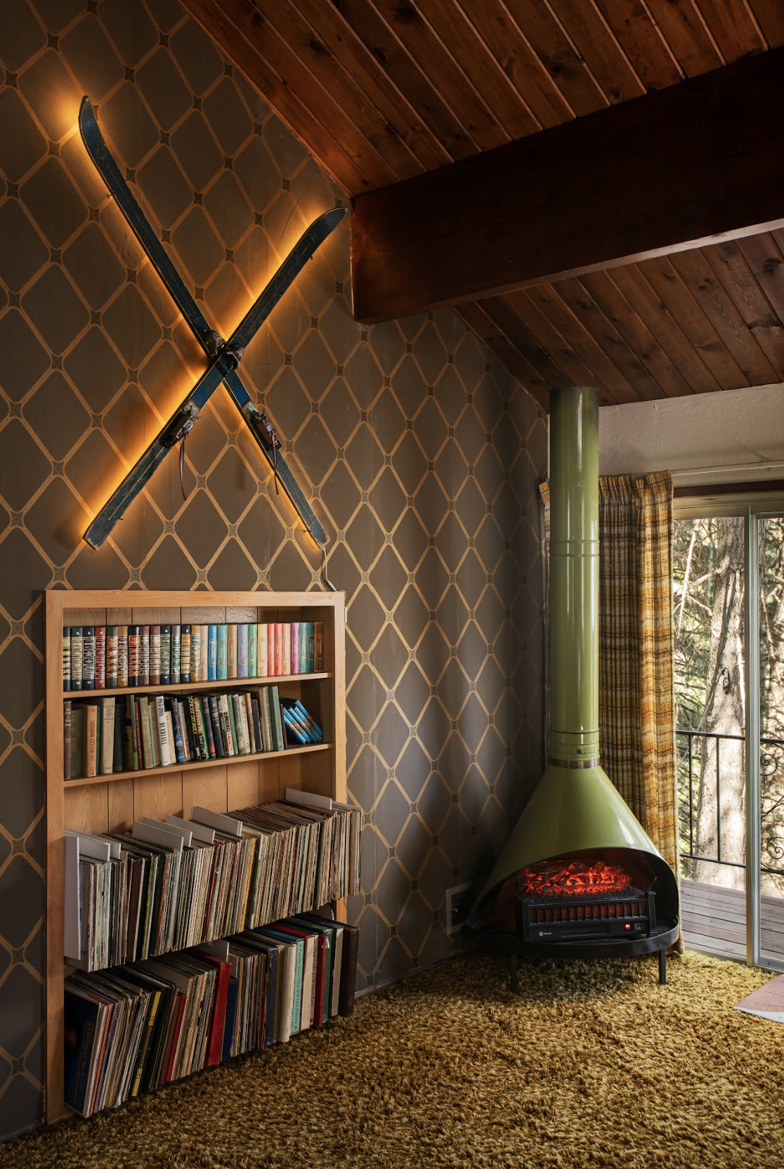 Baita anni '70 di Lake Arrowhead "Shag Chalet" con Speakeasy, Sala Giochi, Cinema e Focolare