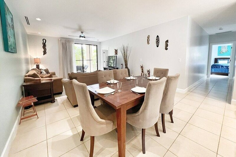 Perfectly located 3 bedroom in Pacífico - walking distance to shops and beach