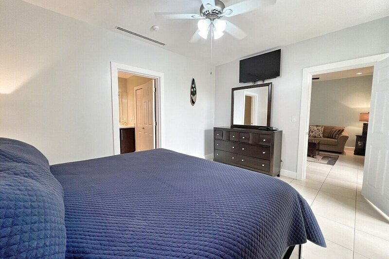 Perfectly located 3 bedroom in Pacífico - walking distance to shops and beach
