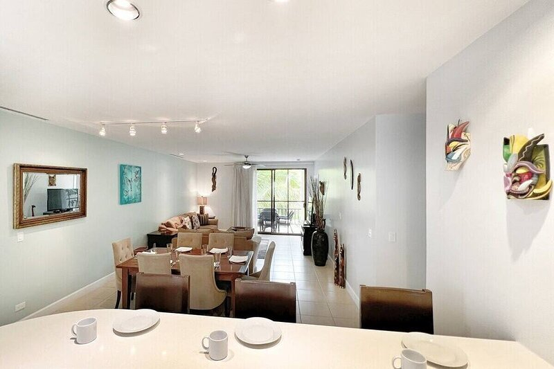 Perfectly located 3 bedroom in Pacífico - walking distance to shops and beach